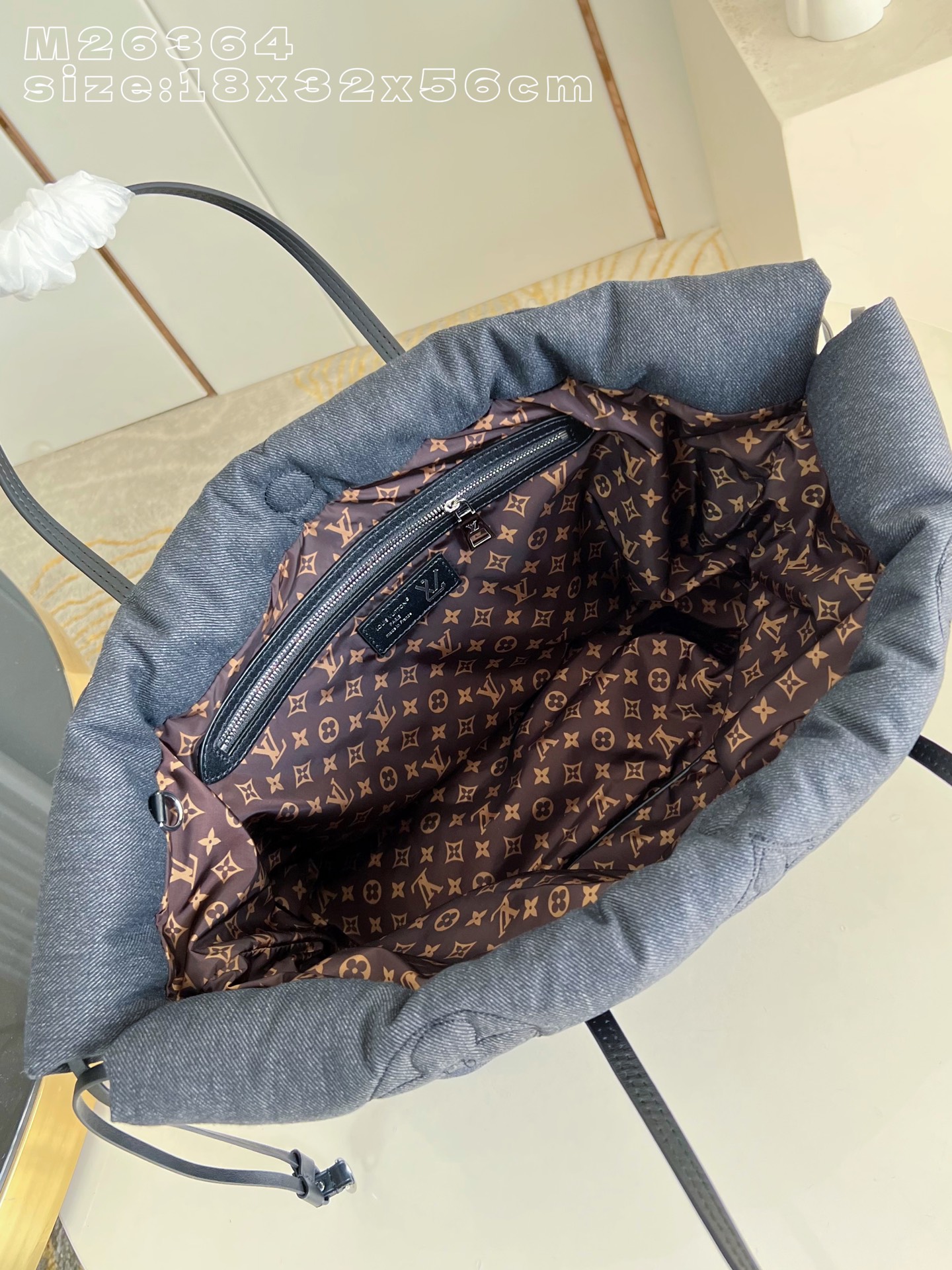 Louis Vuitton Basic Bag M-l-s