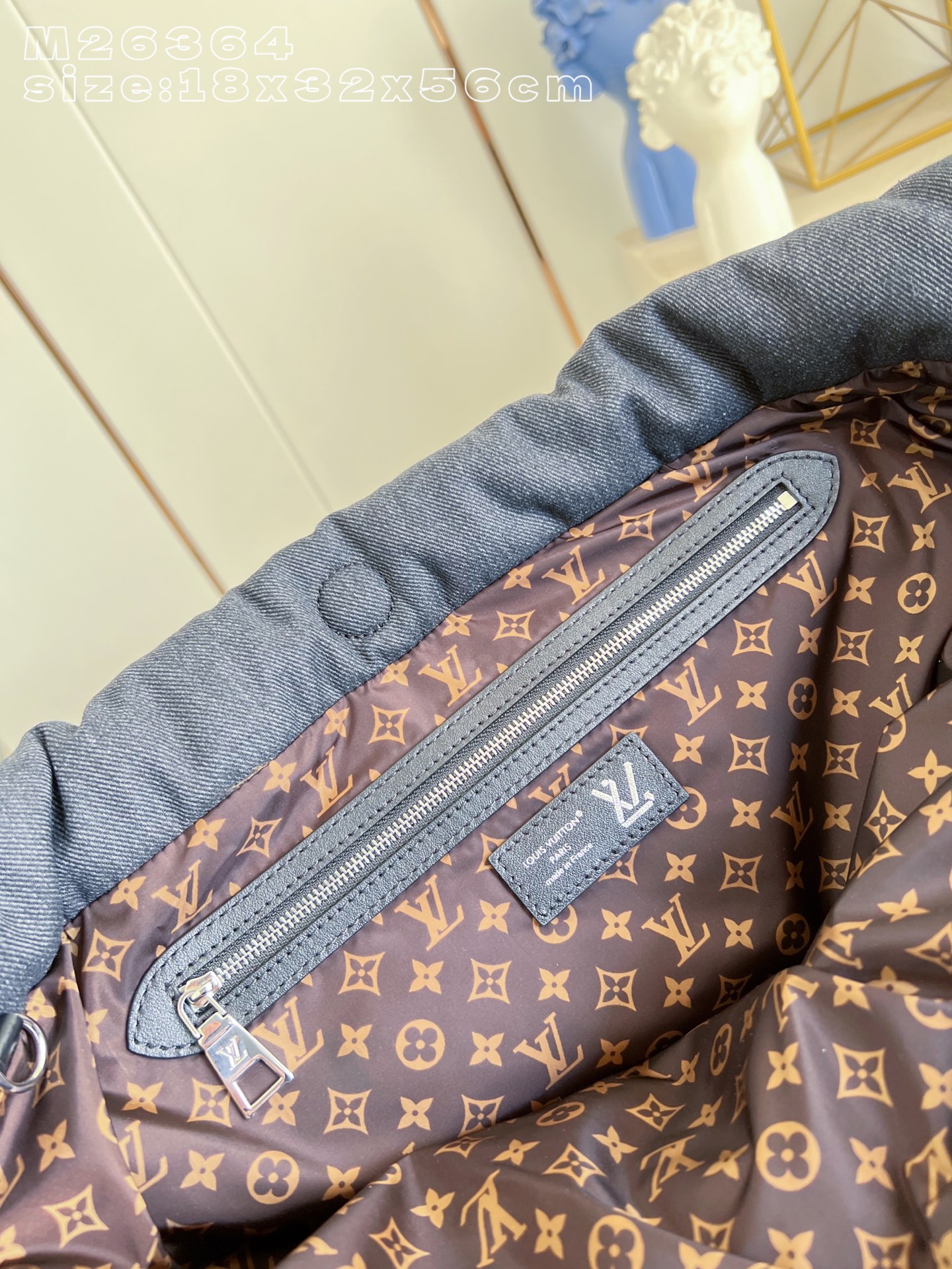 Louis Vuitton Basic Bag M-l-s