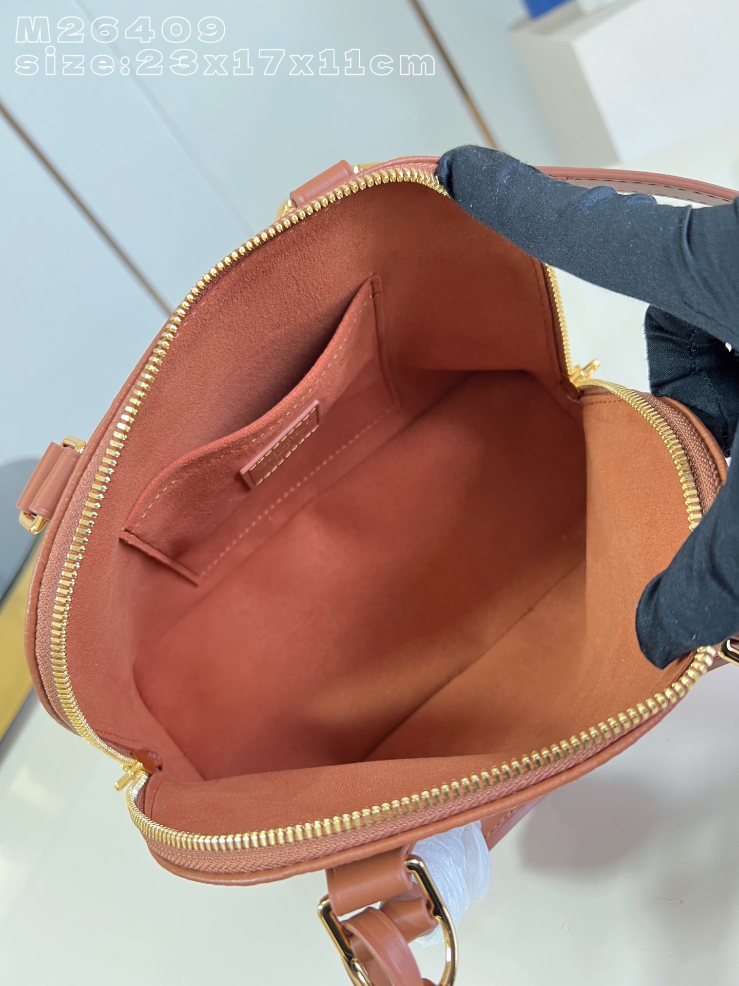 Louis Vuitton Basic Bag Canvas M-l