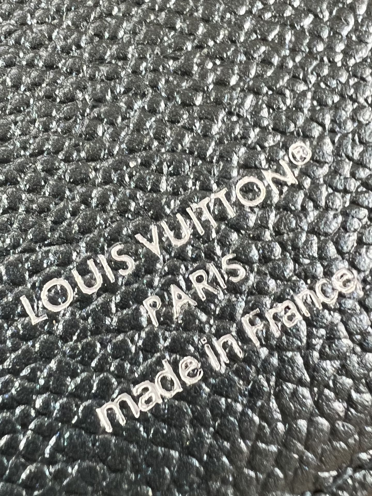 Louis Vuitton Basic Bag Canvas M