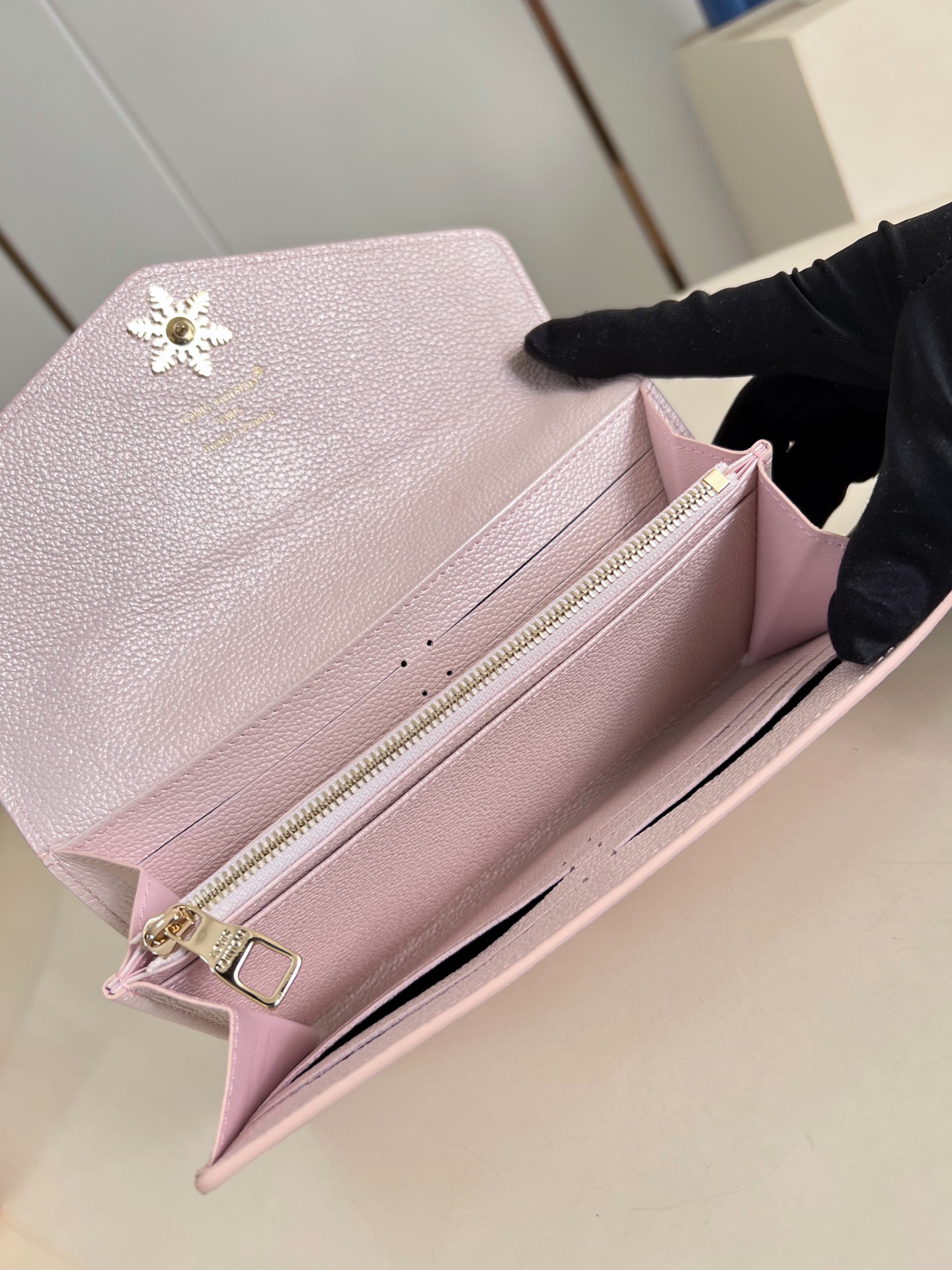 Louis Vuitton Basic Bag M-s