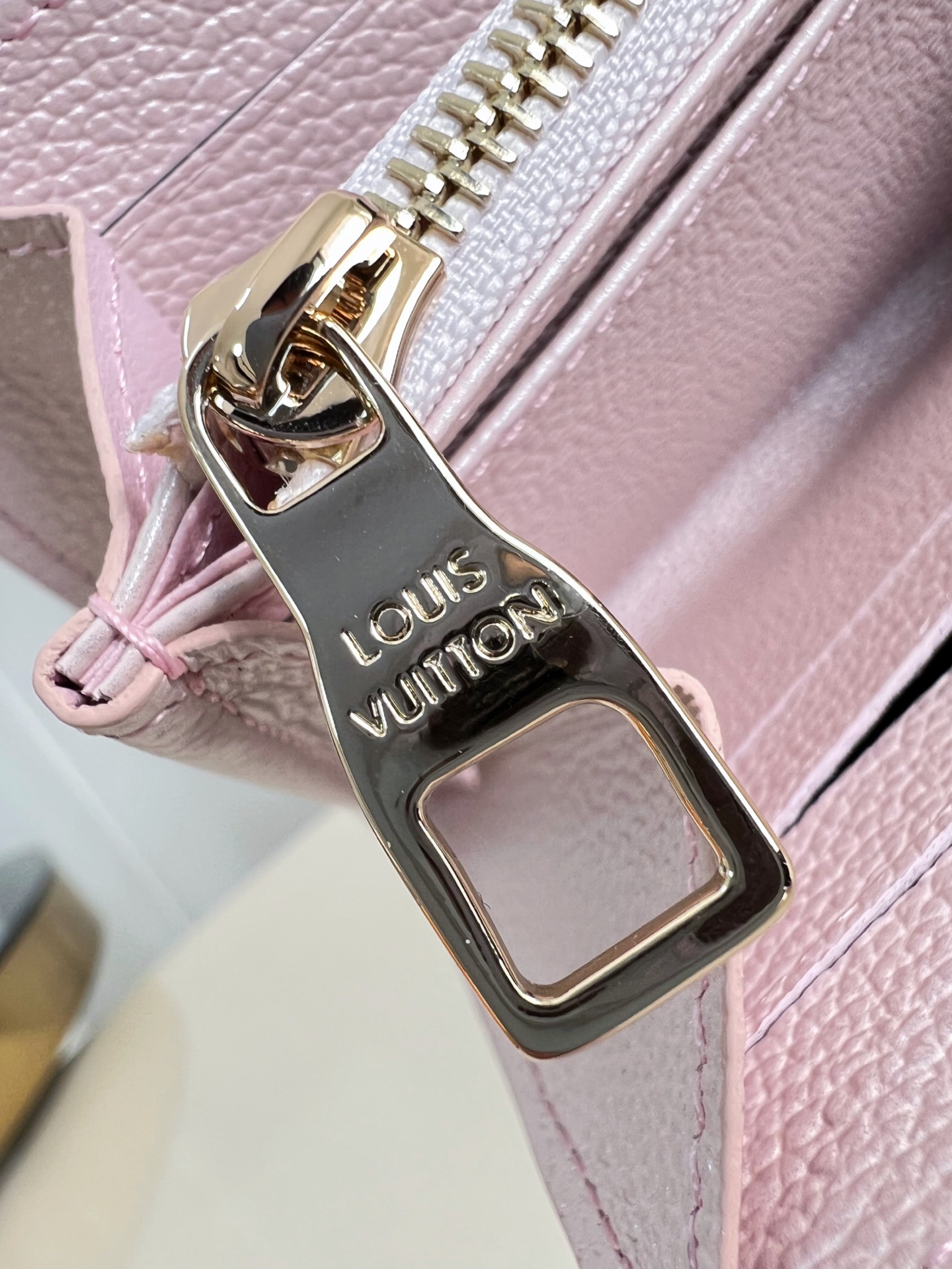 Louis Vuitton Basic Bag M-s