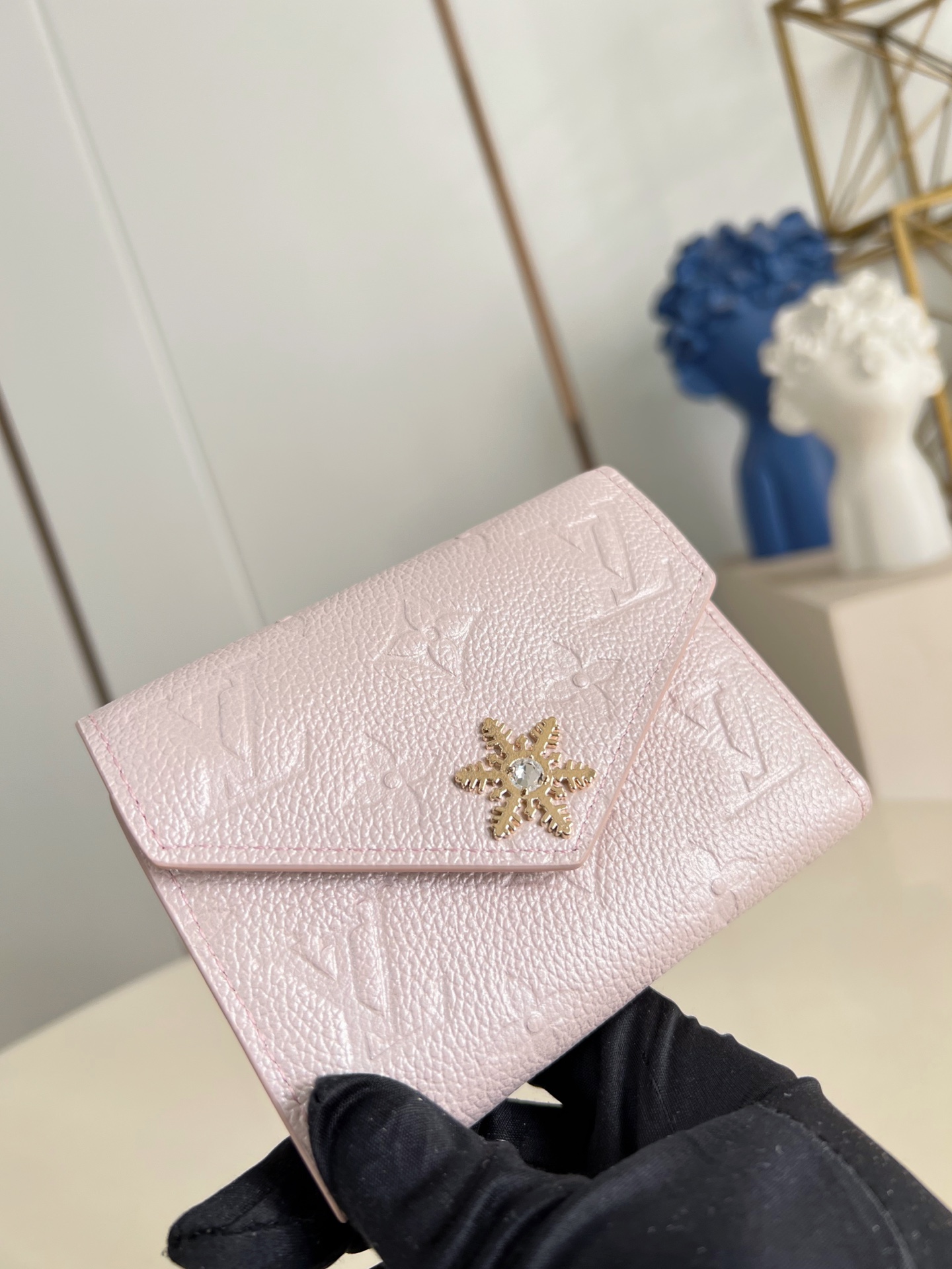 Louis Vuitton Basic Bag Canvas M