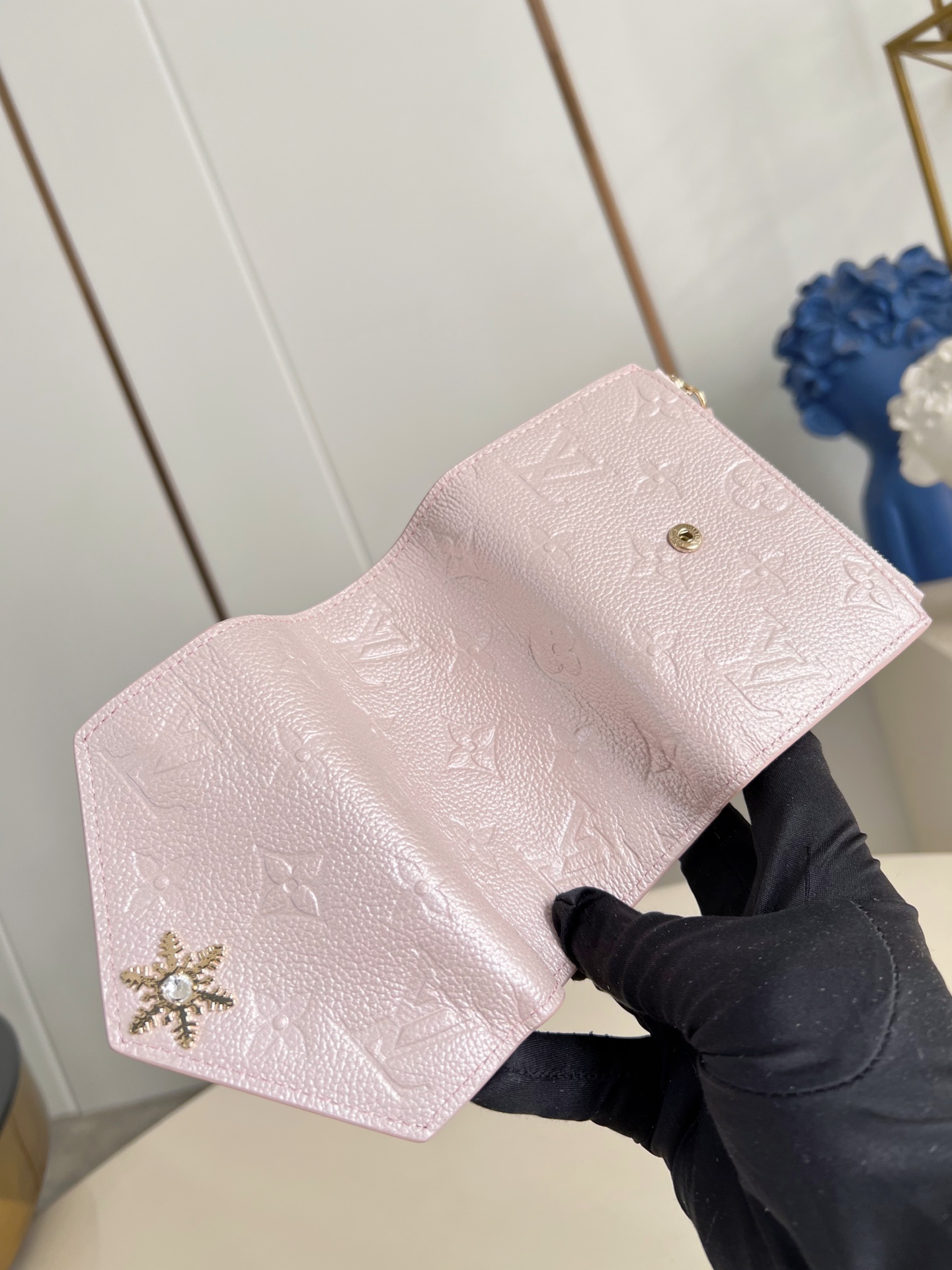 Louis Vuitton Basic Bag Canvas M