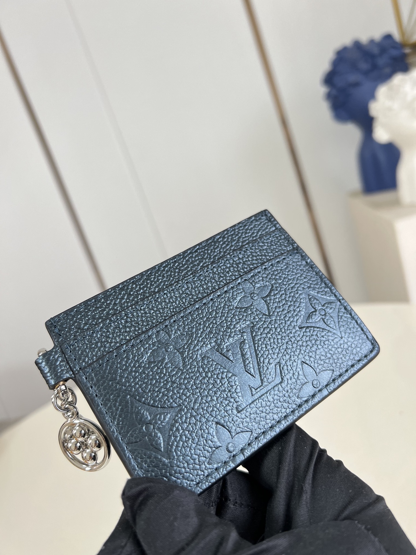 Louis Vuitton Basic Bag Cow Leather M-l-s