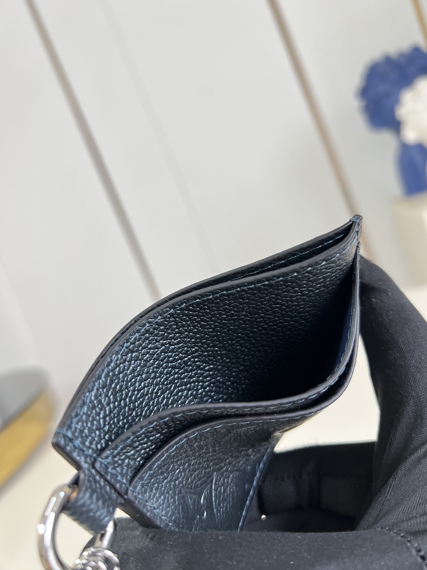 Louis Vuitton Basic Bag Cow Leather M-l-s