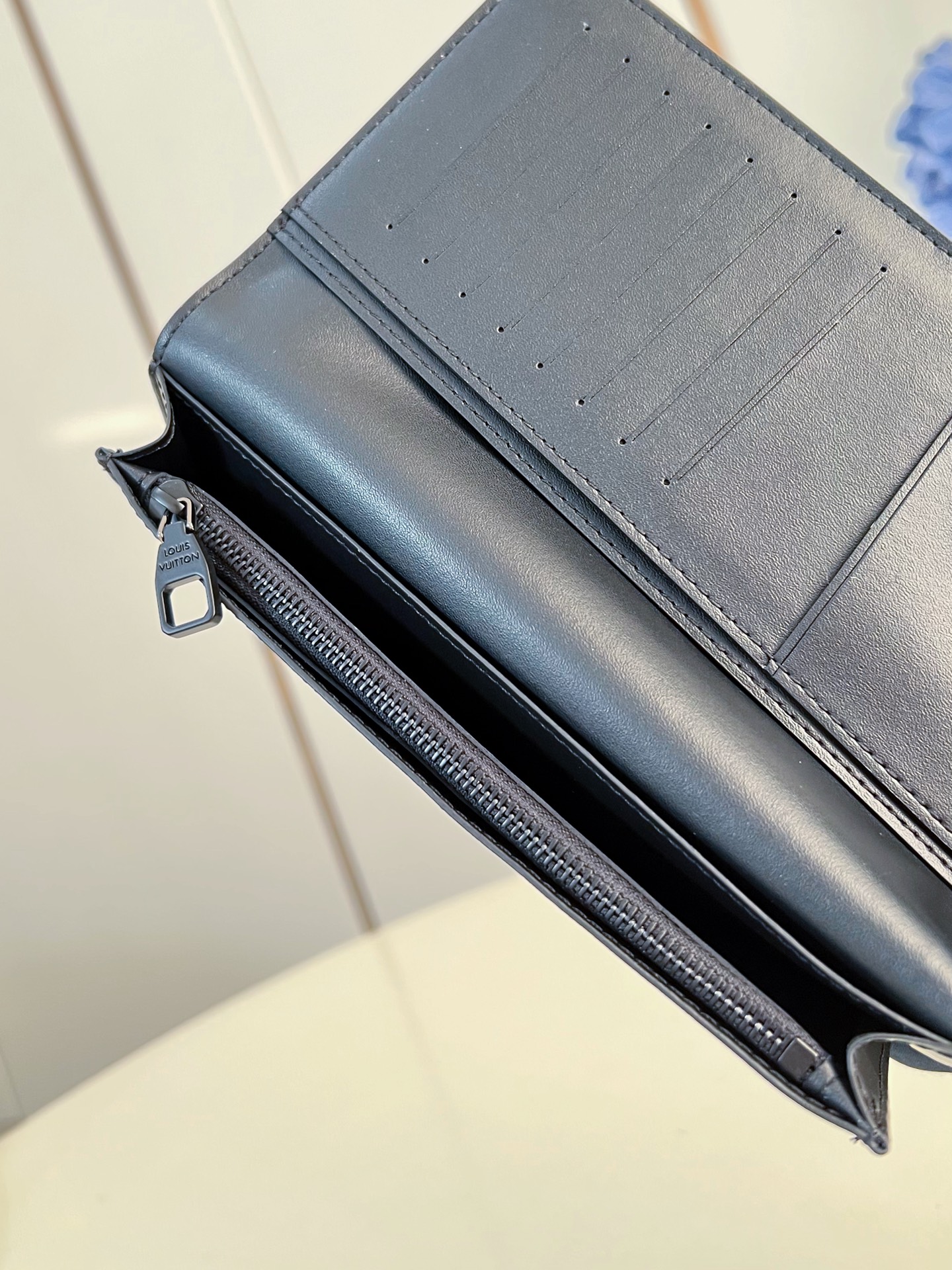 Louis Vuitton Basic Bag Canvas M-l-s