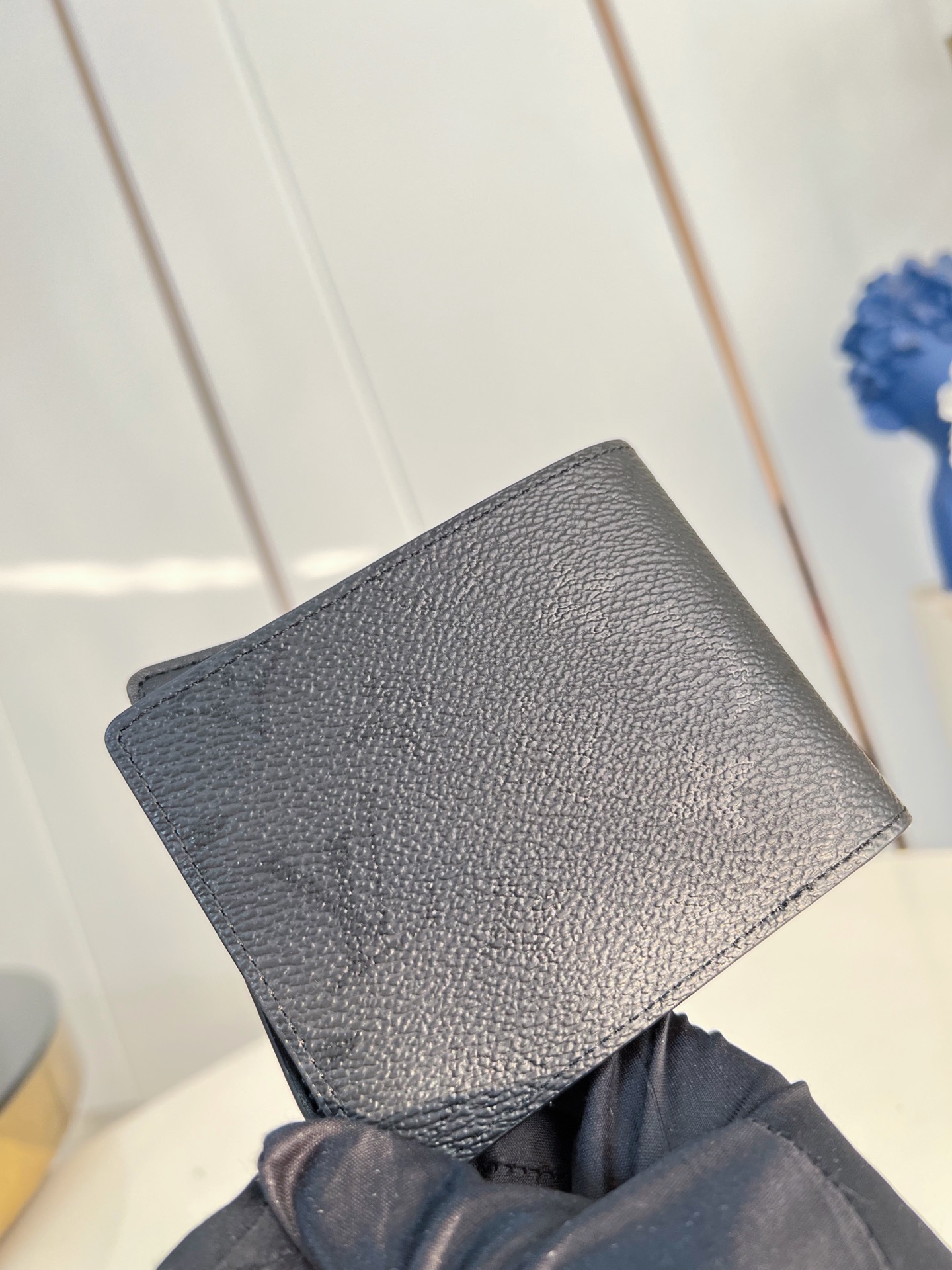 Louis Vuitton Basic Bag Canvas M-l