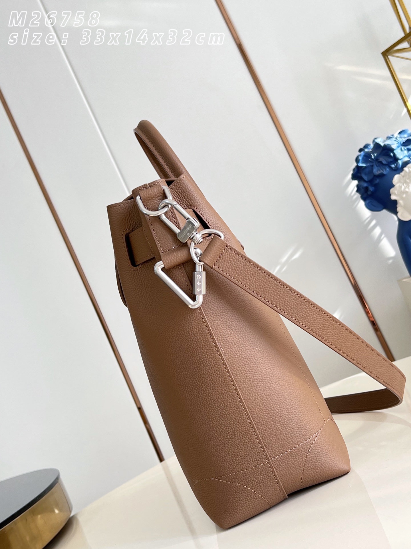 Louis Vuitton Basic Bag Cow Leather M-l-s