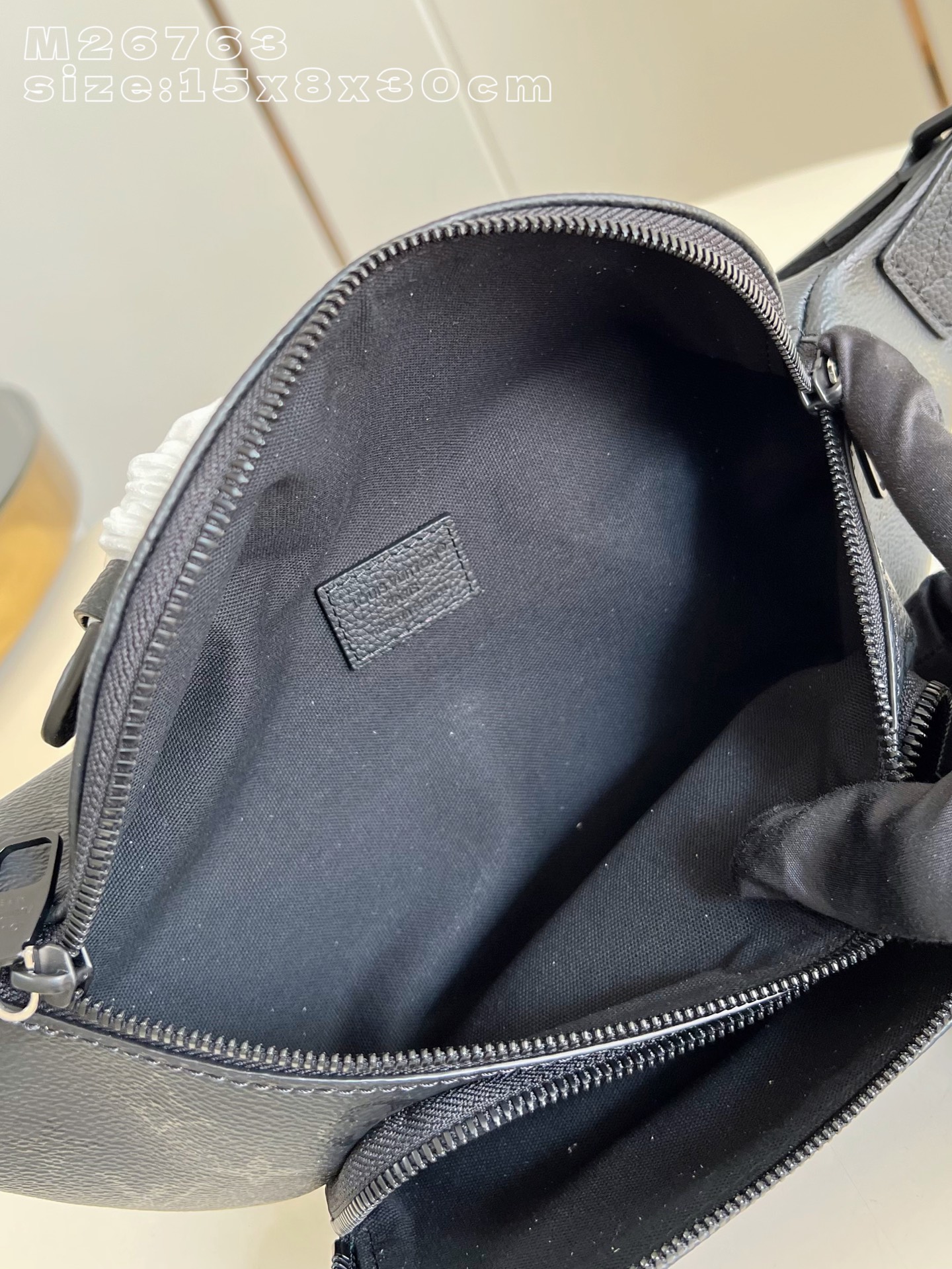 Louis Vuitton Basic Bag Canvas M-s