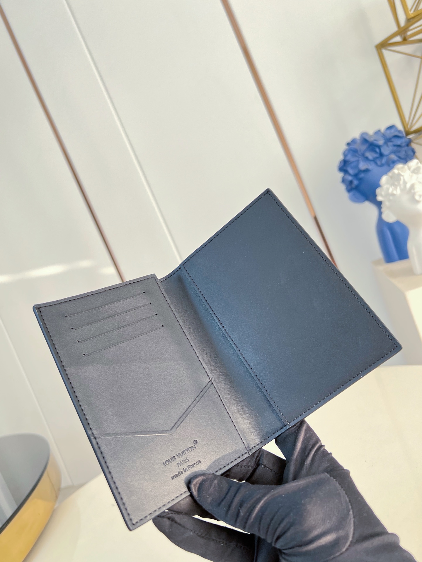 Louis Vuitton Basic Bag Canvas M