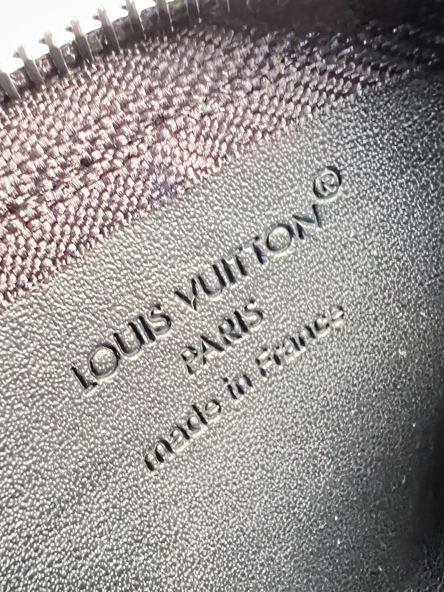 Louis Vuitton Basic Bag Canvas M