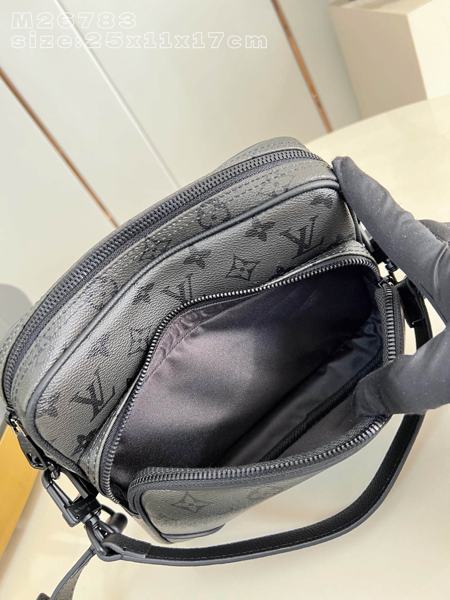 Louis Vuitton Crossbody Bag Canvas M-l