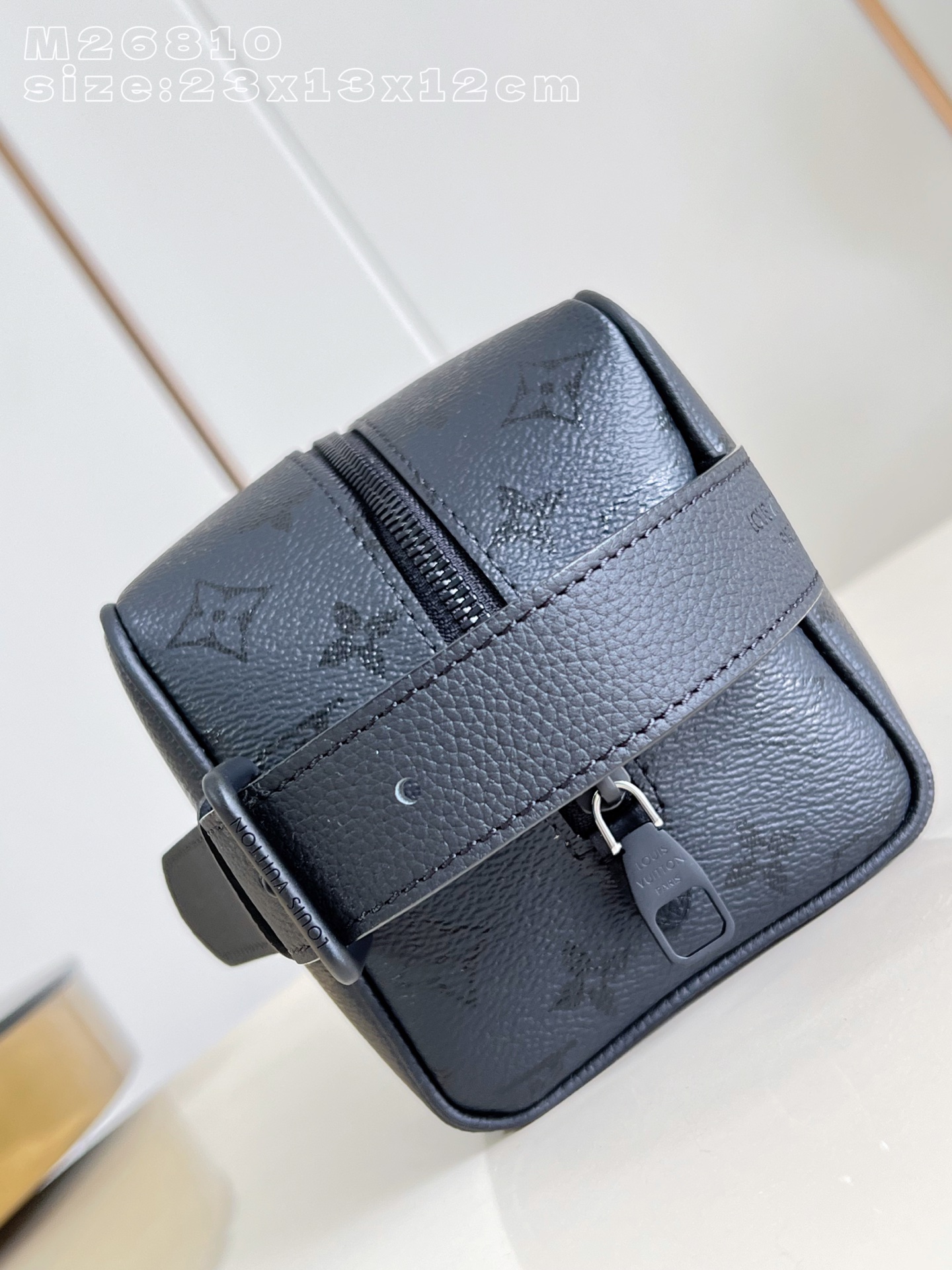 Louis Vuitton Basic Bag Canvas M-l