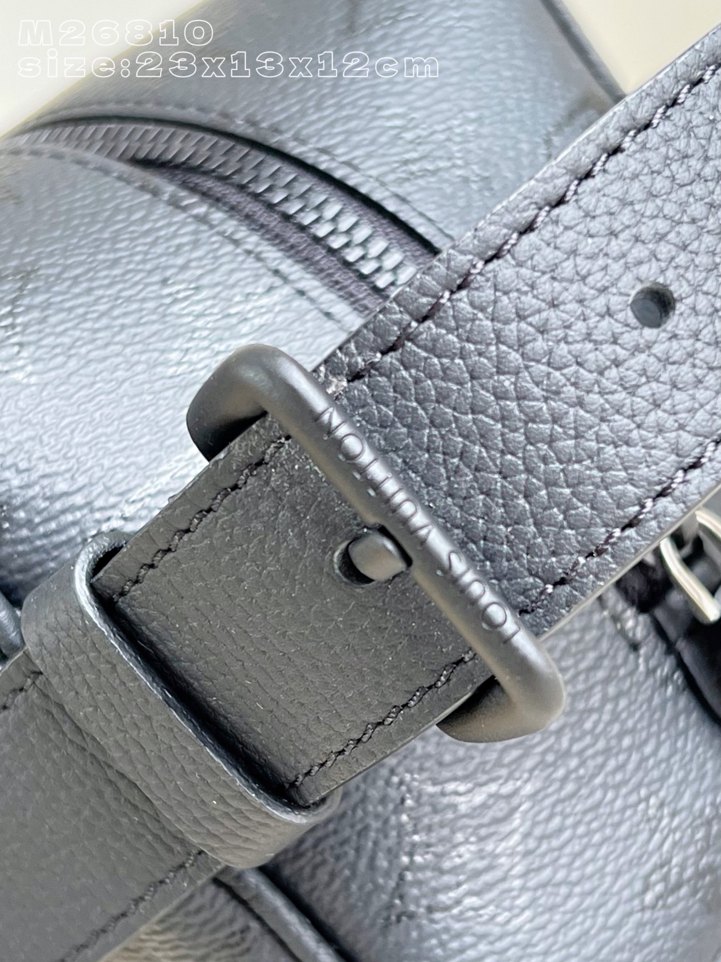 Louis Vuitton Basic Bag Canvas M-l