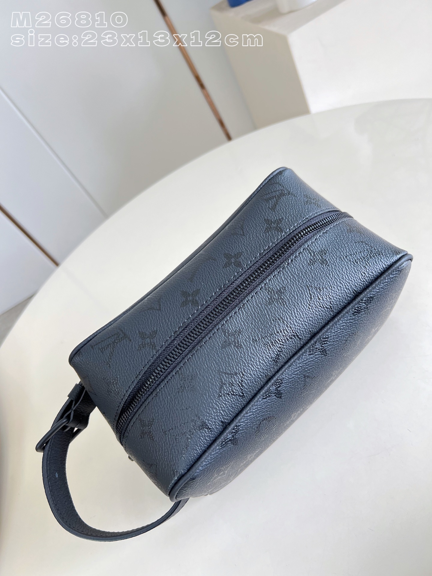 Louis Vuitton Basic Bag Canvas M-l