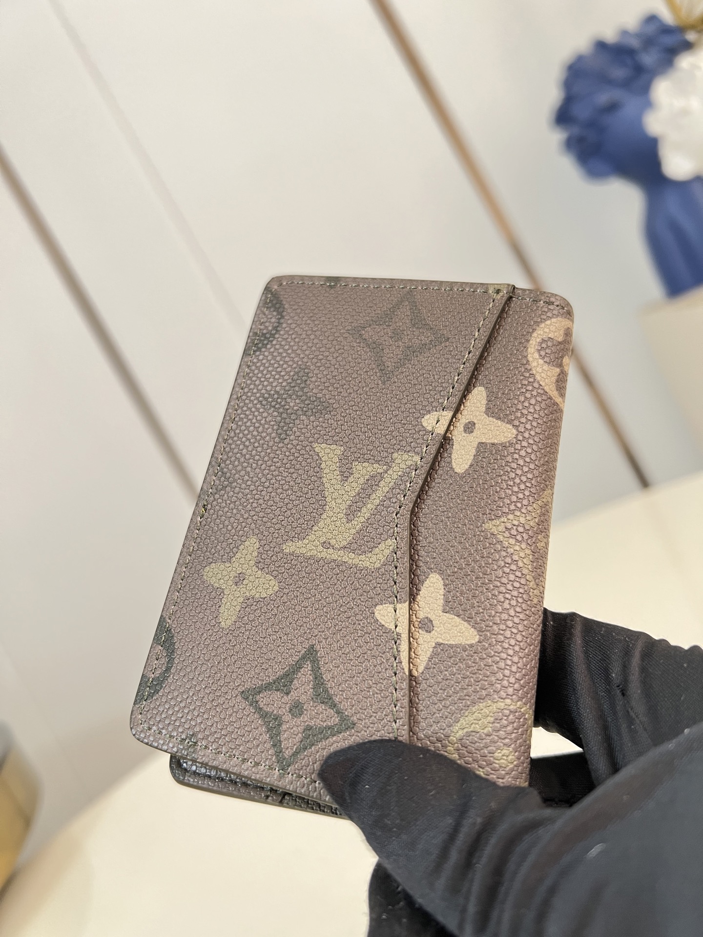 Louis Vuitton Basic Bag M-s