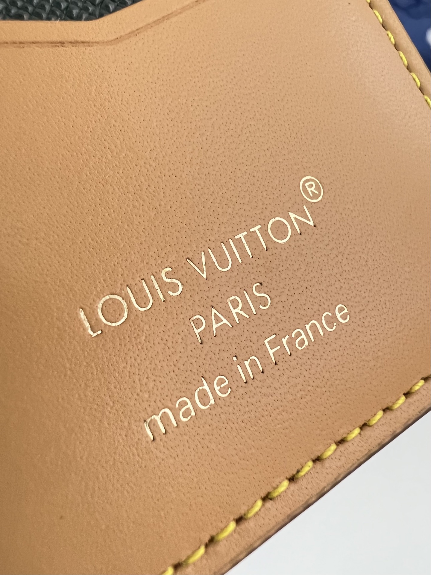 Louis Vuitton Basic Bag M-s