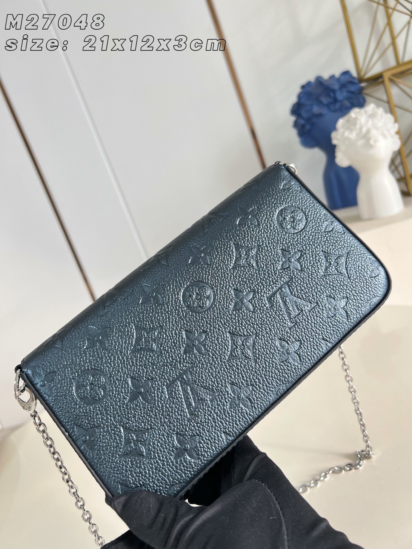 Louis Vuitton Basic Bag Canvas M-l