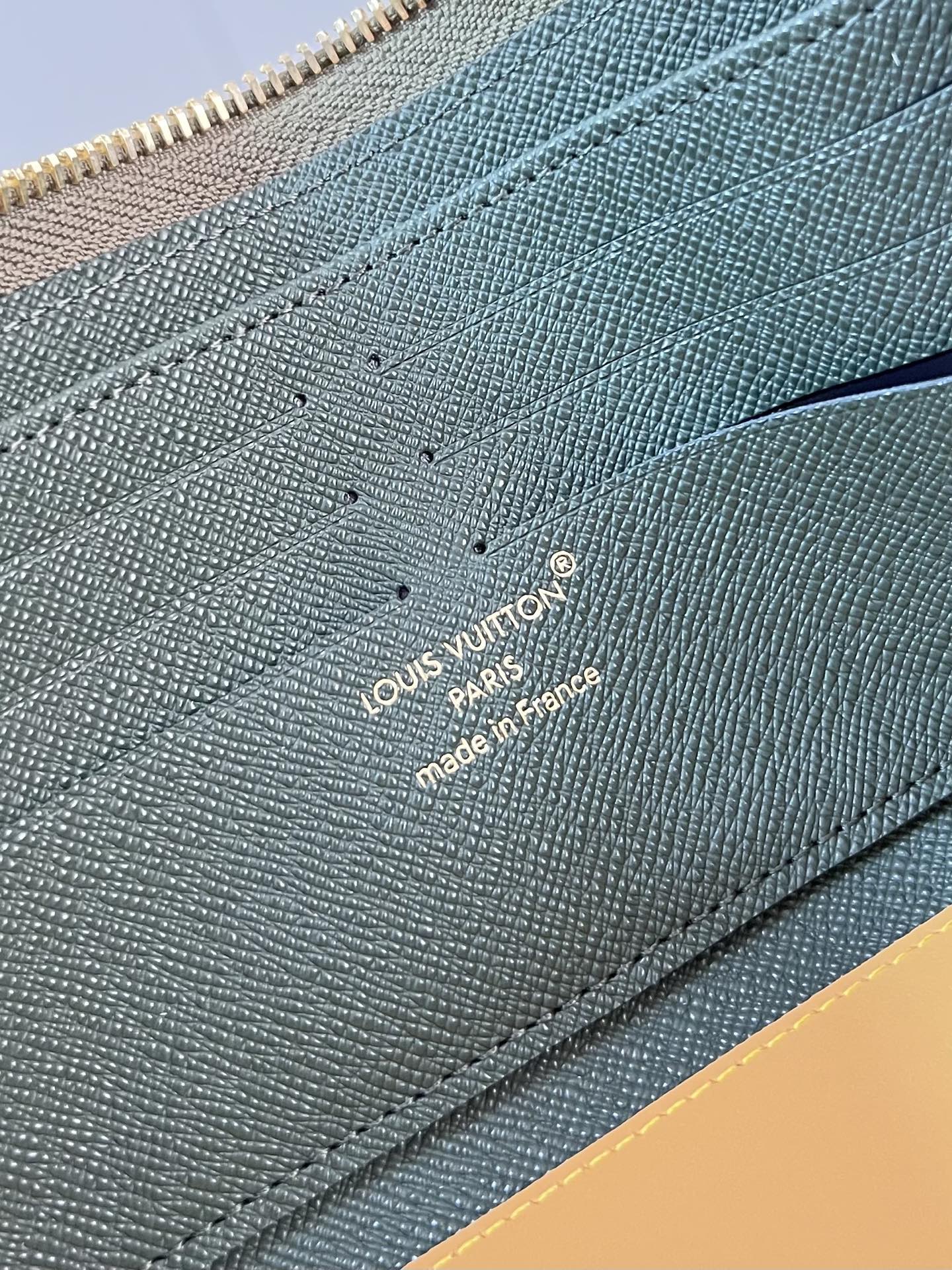 Louis Vuitton Clutch Bag Canvas M