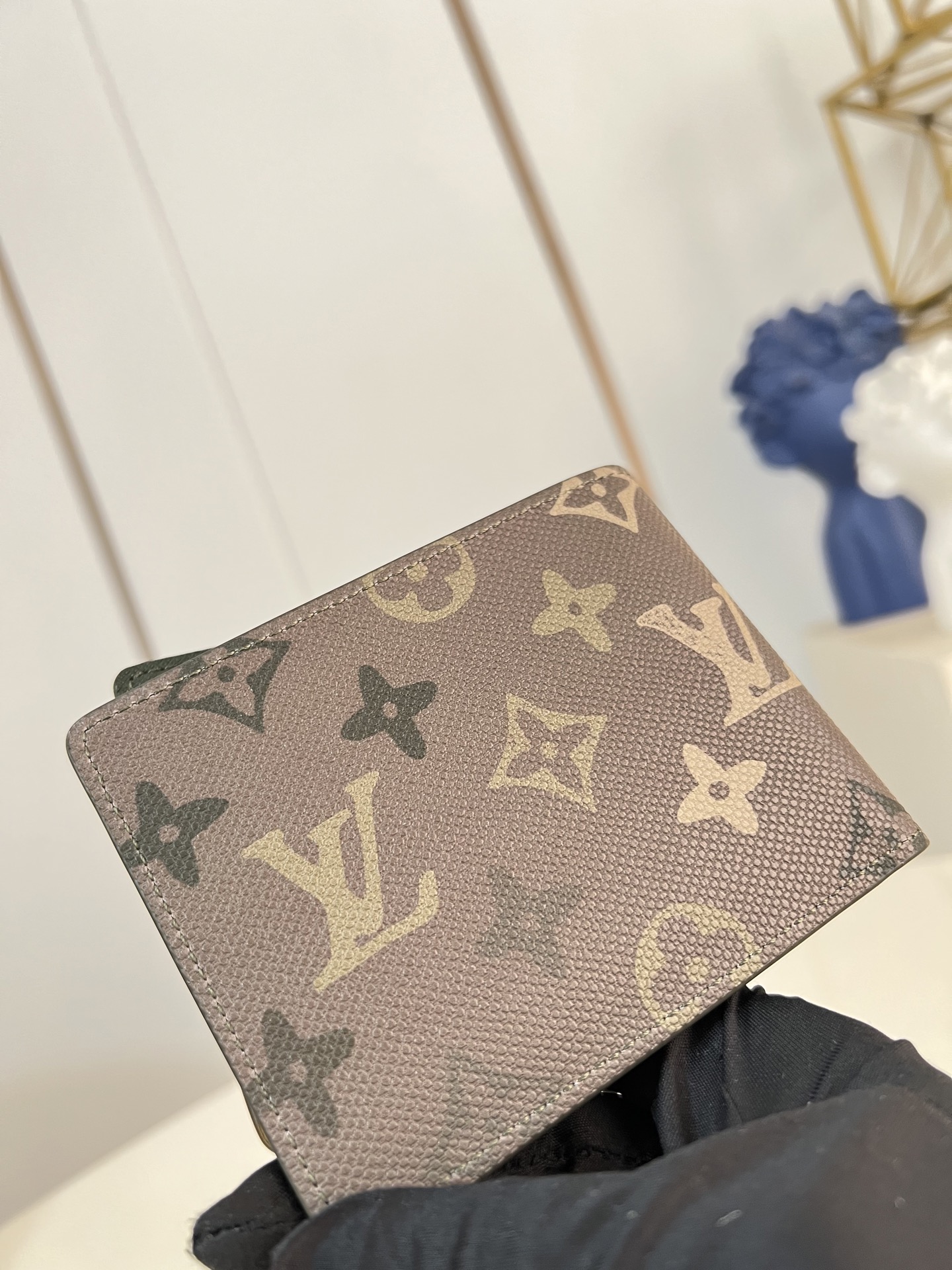 Louis Vuitton Basic Bag Canvas M-l