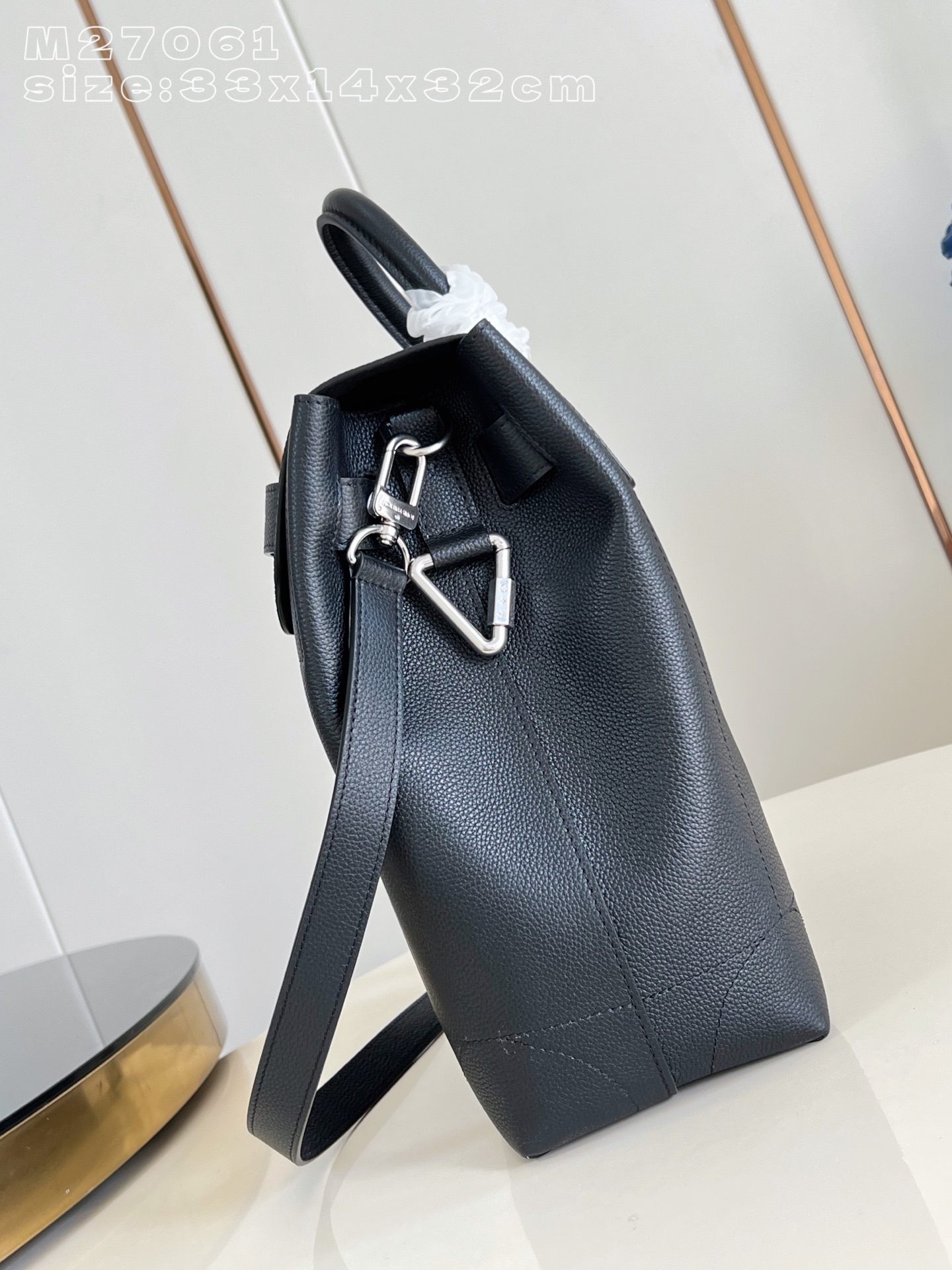 Louis Vuitton Basic Bag Cow Leather M-l-s