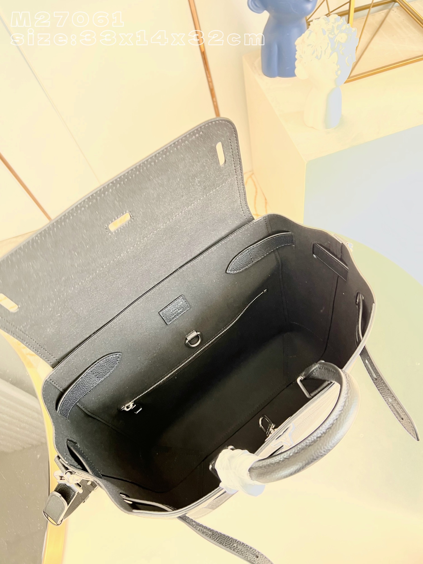 Louis Vuitton Basic Bag Cow Leather M-l-s