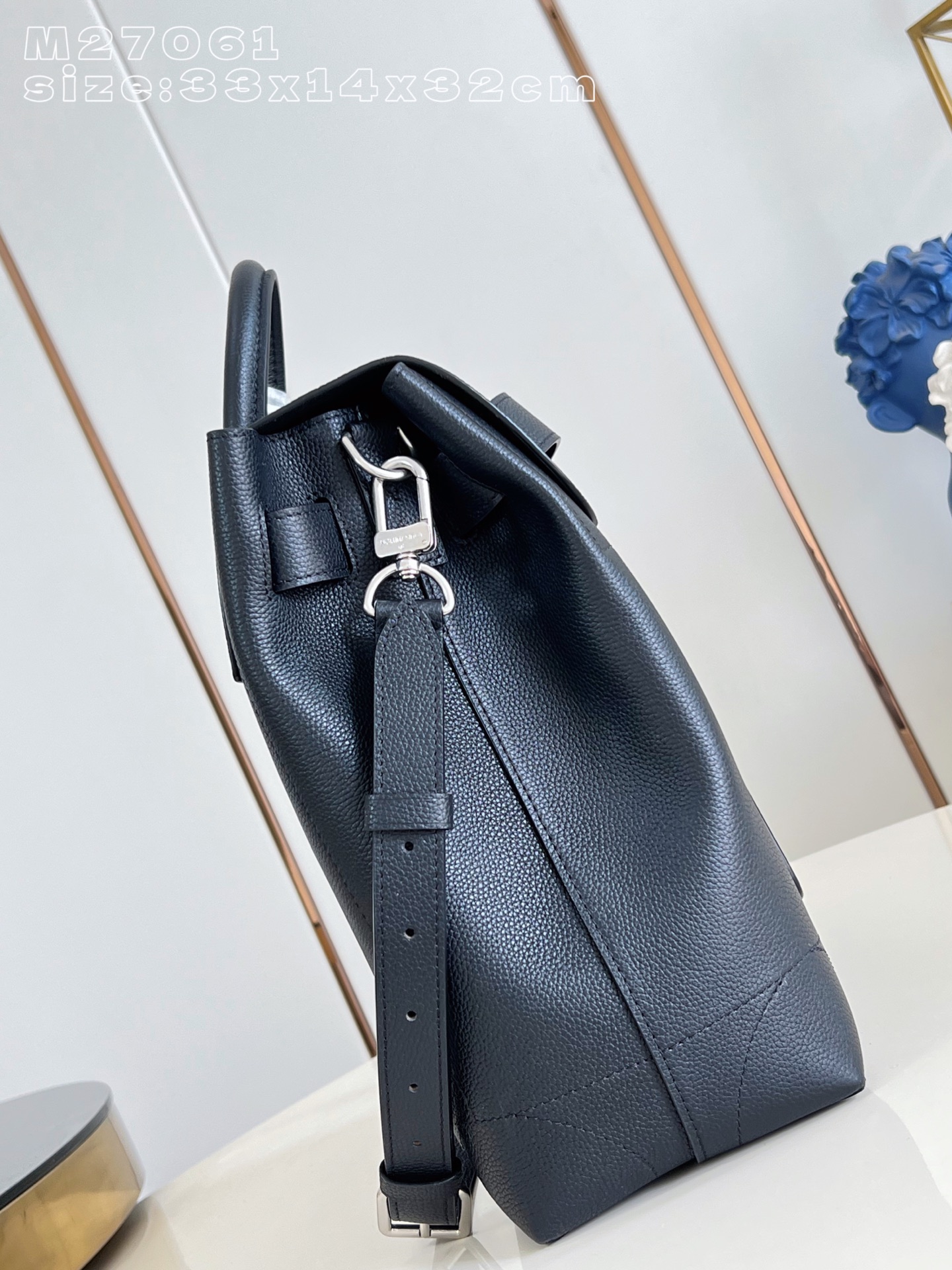 Louis Vuitton Basic Bag Cow Leather M-l-s