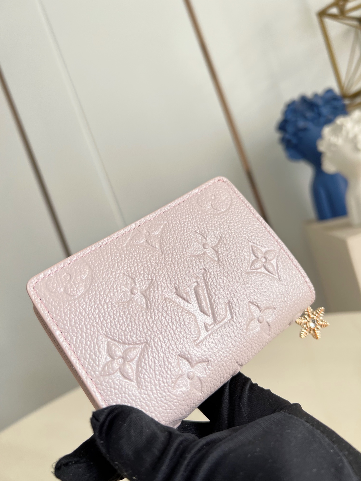 Louis Vuitton Basic Bag M-l