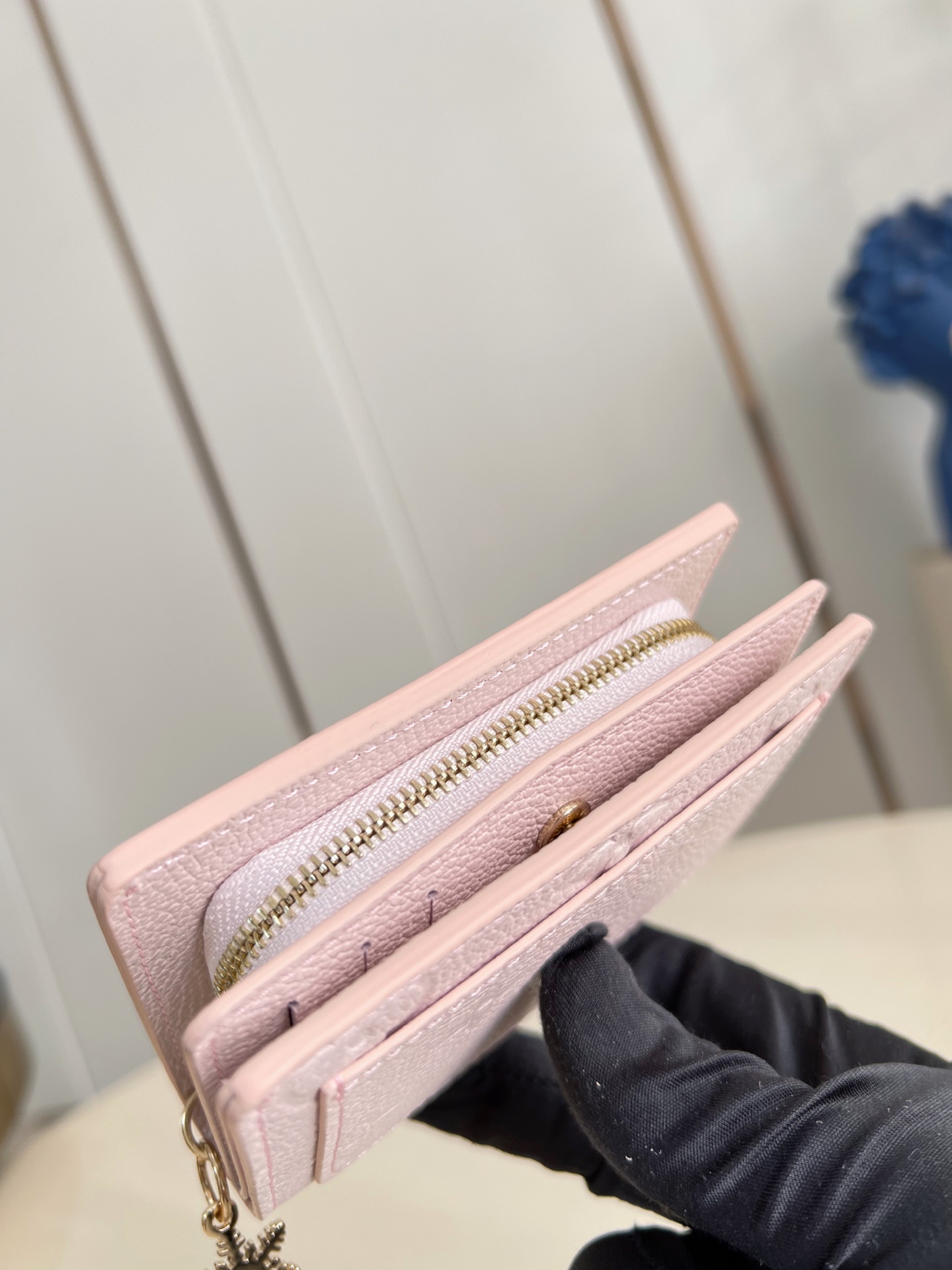 Louis Vuitton Basic Bag M-l