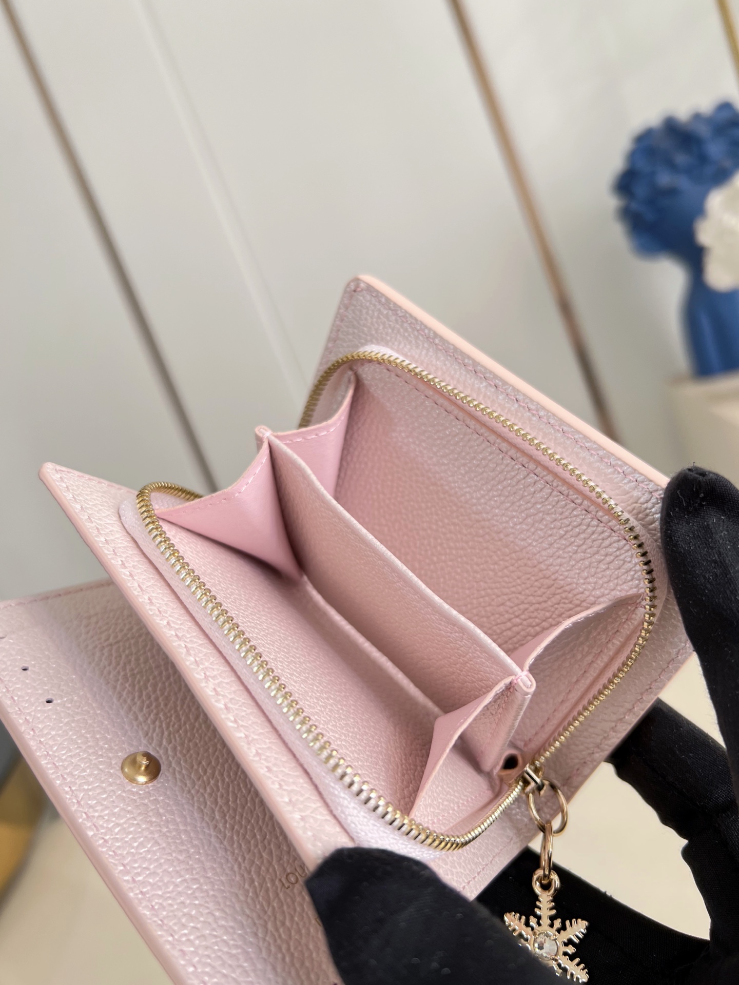 Louis Vuitton Basic Bag M-l
