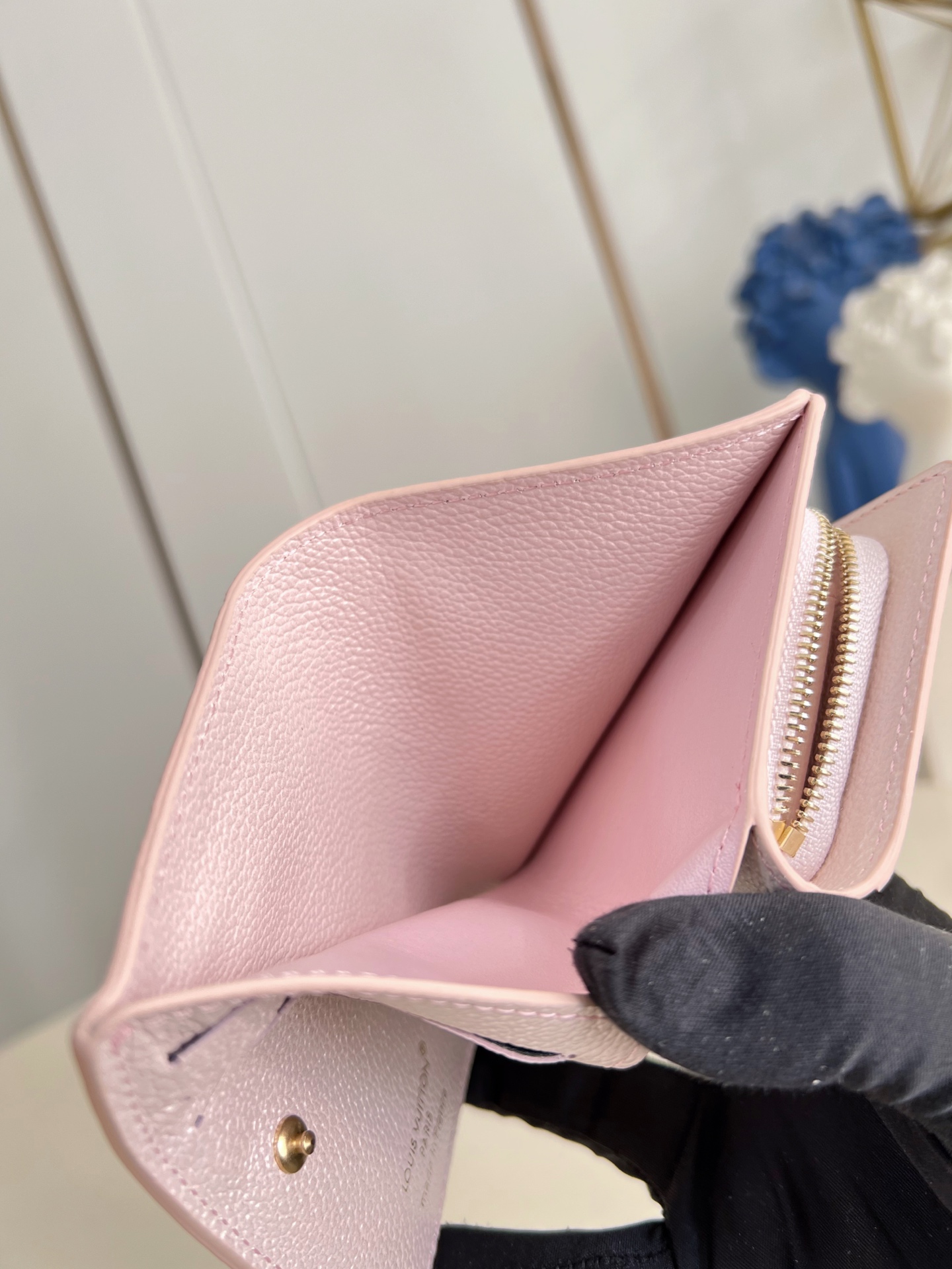 Louis Vuitton Basic Bag M-l