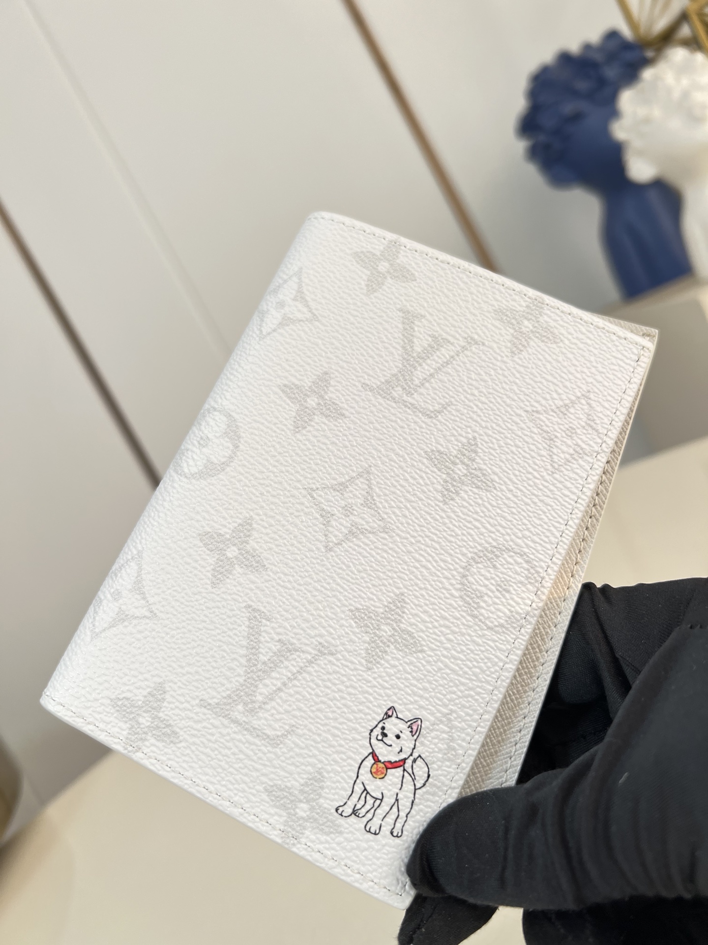 Louis Vuitton Basic Bag Canvas M