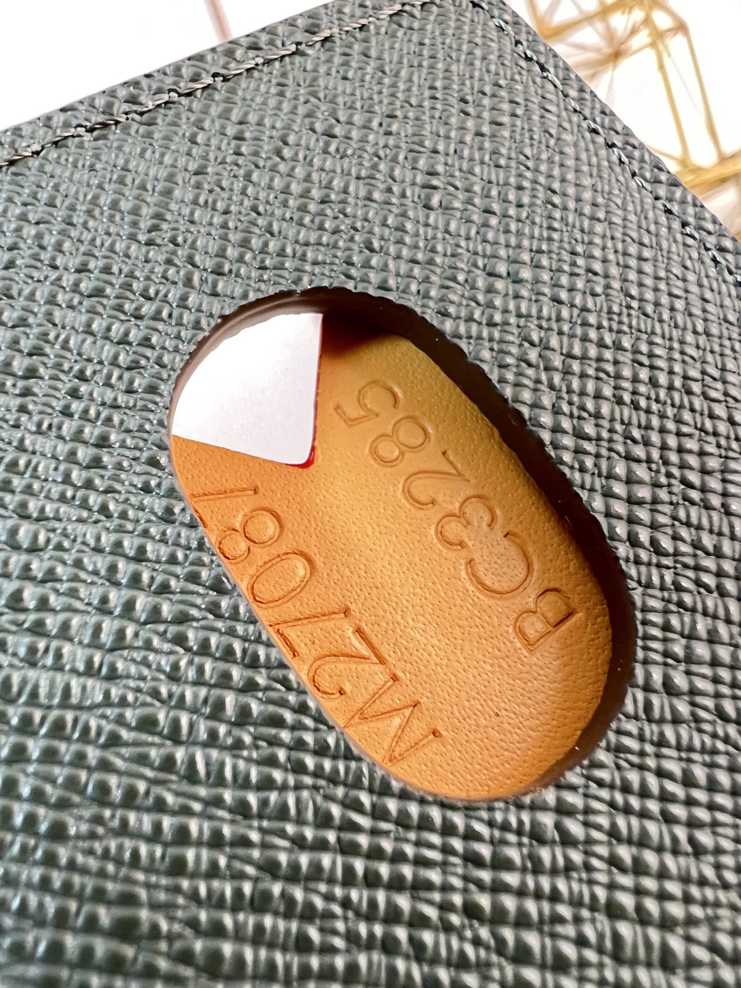 Louis Vuitton Basic Bag Canvas M-s