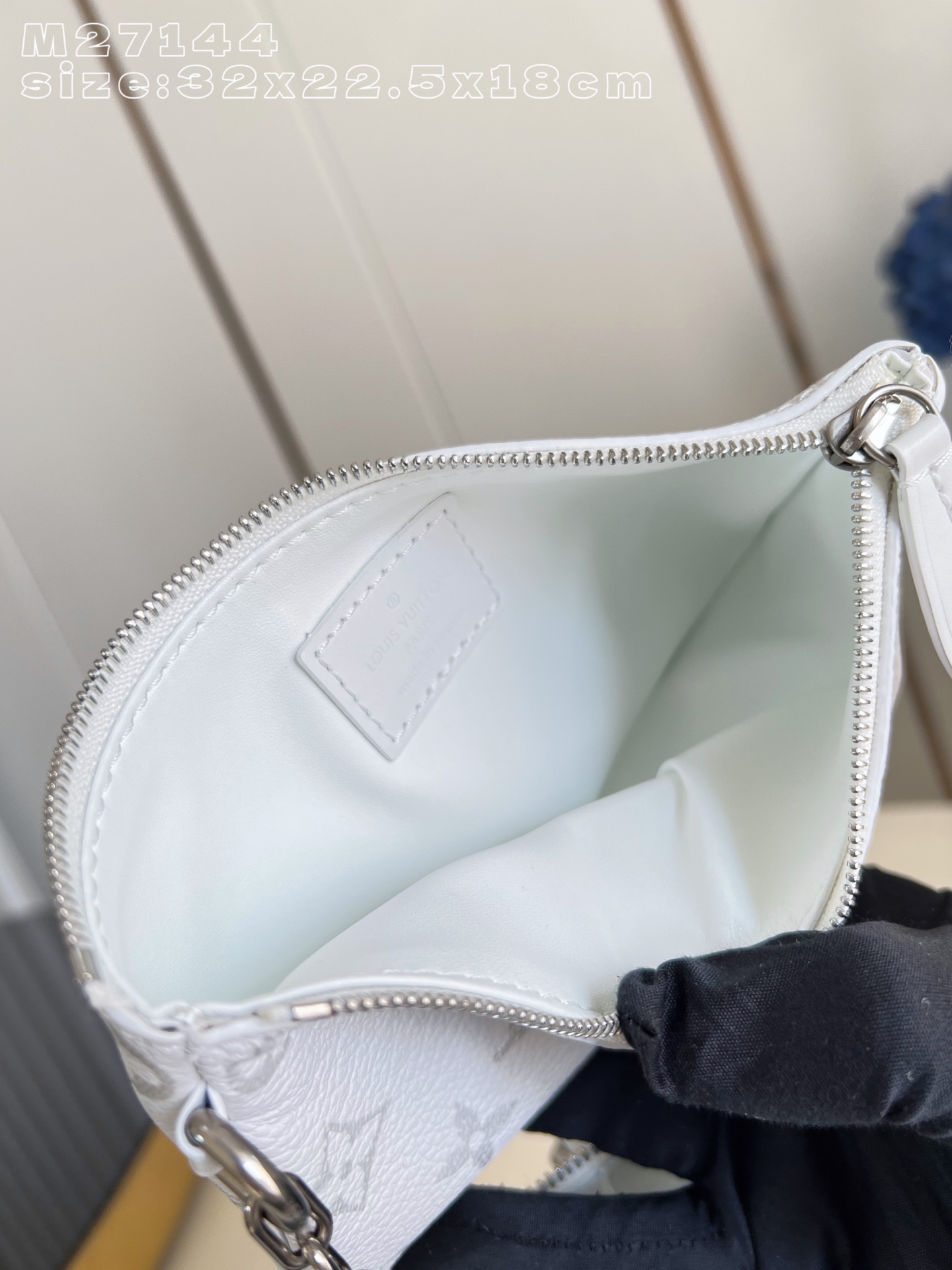 Louis Vuitton Basic Bag Canvas White M-30cm-18cm-s