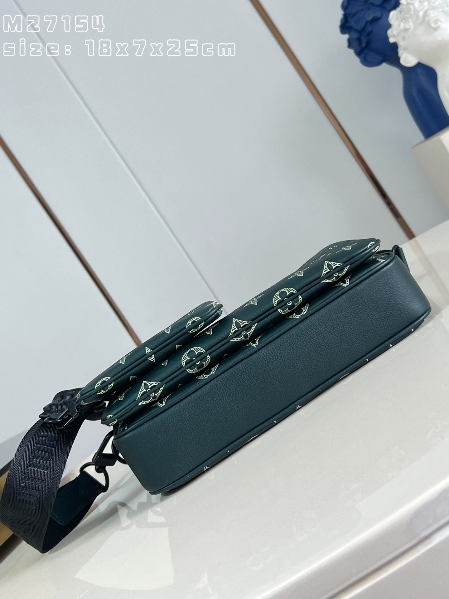 Louis Vuitton Messenger Bag Cow Leather M-s