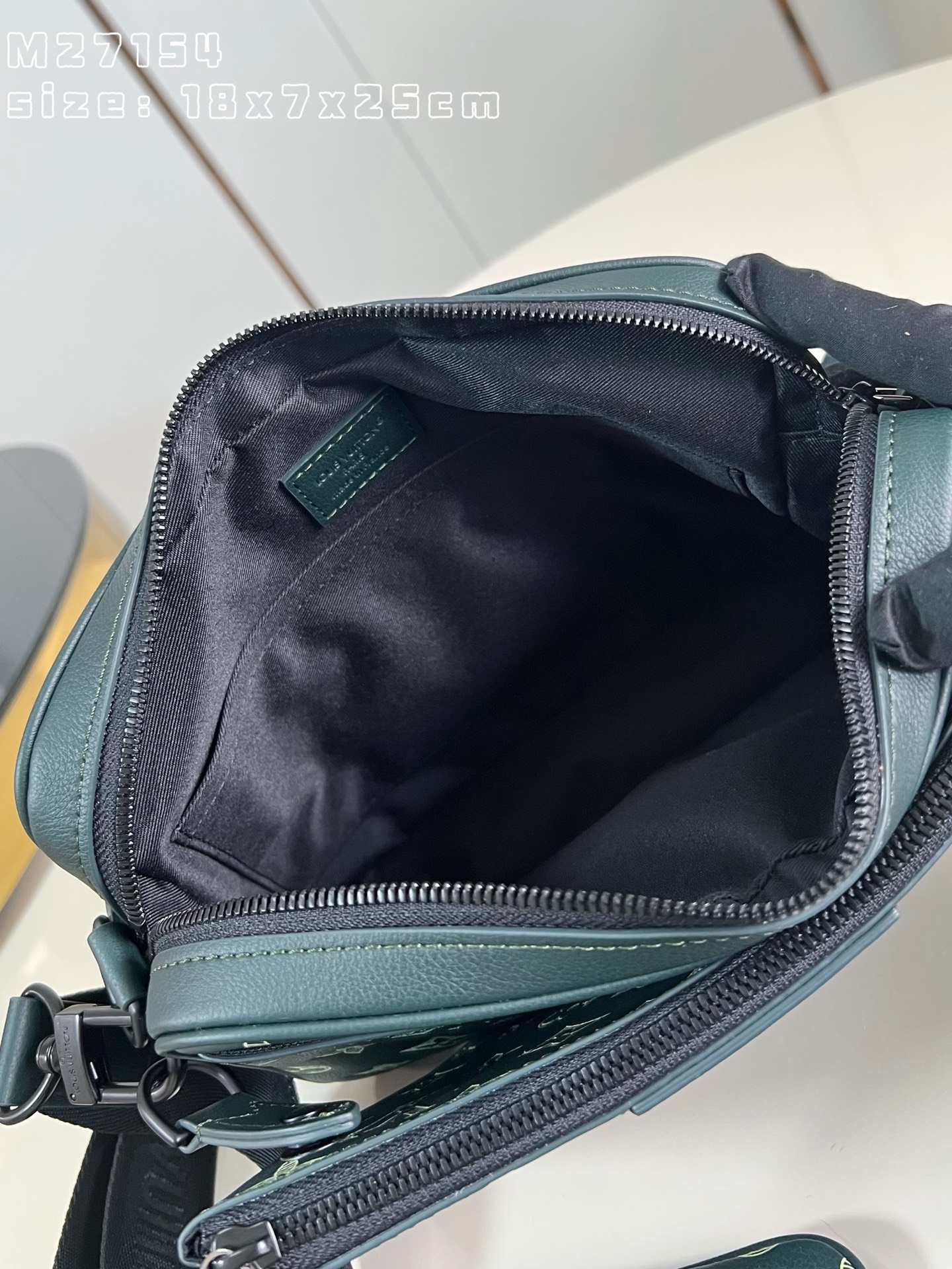 Louis Vuitton Messenger Bag Cow Leather M-s