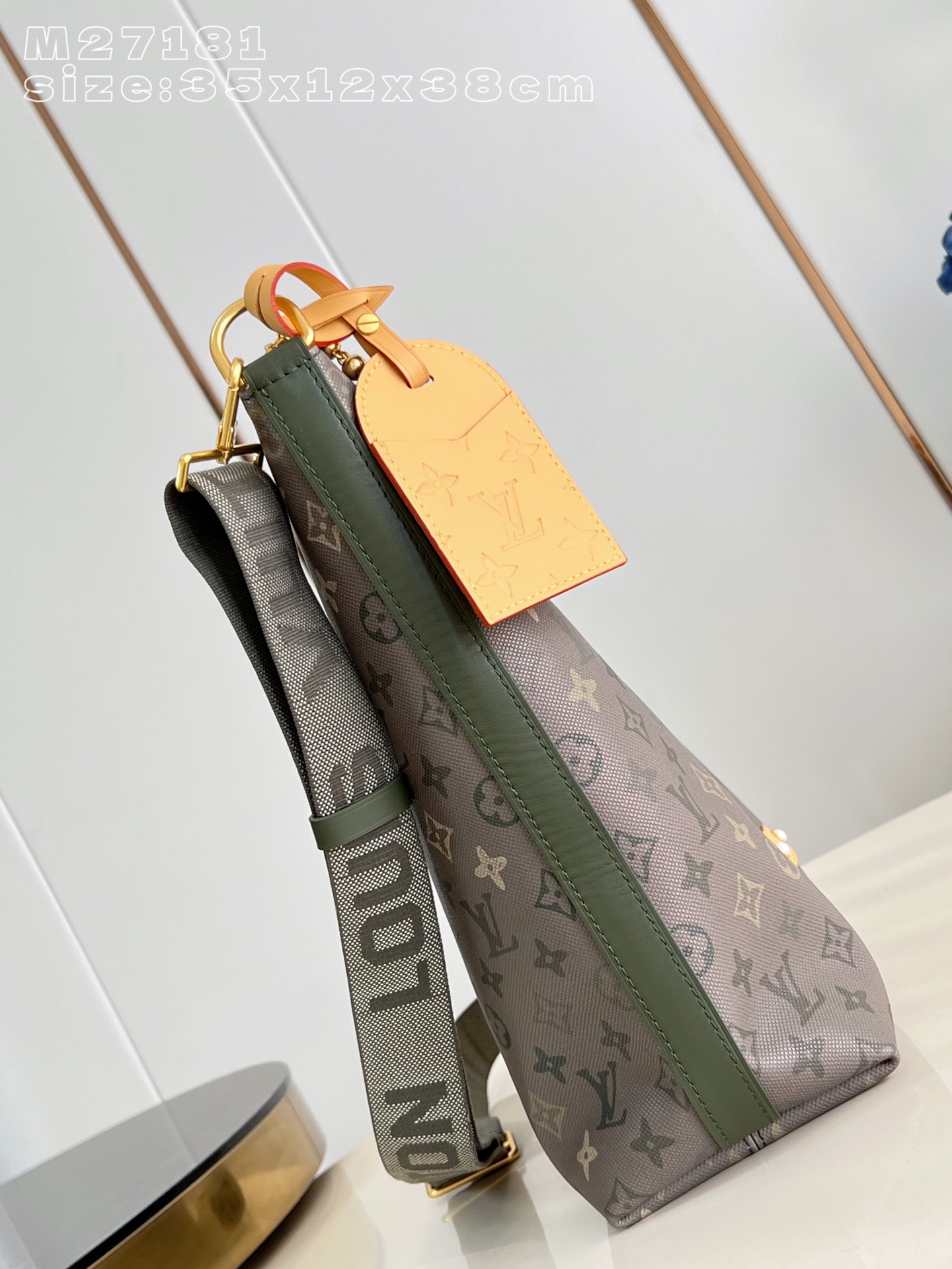 Louis Vuitton Basic Bag Canvas M-l-s