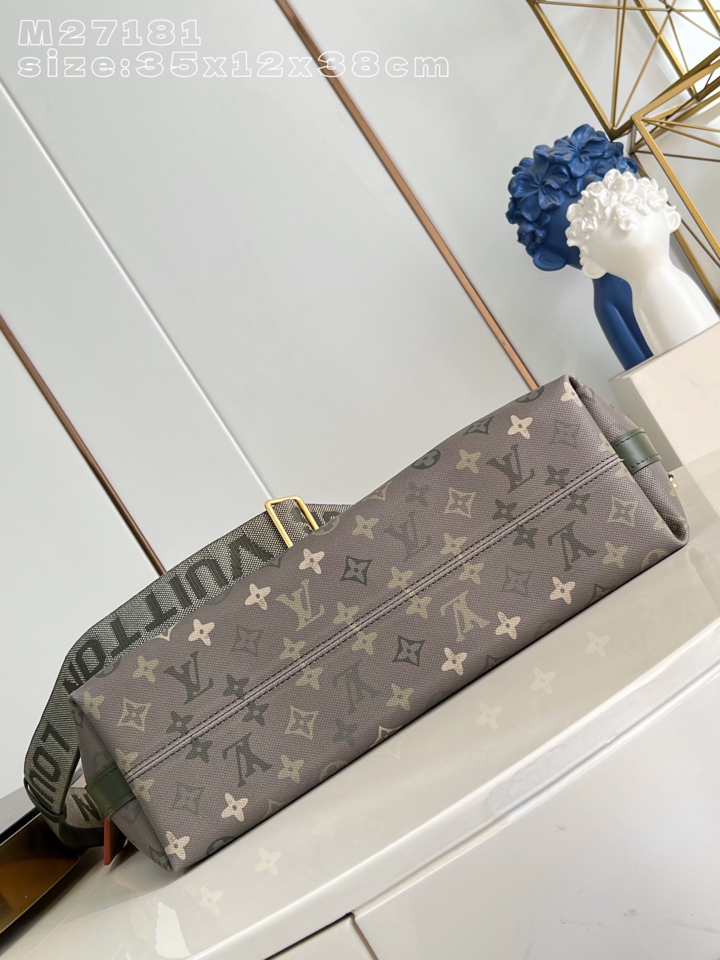 Louis Vuitton Basic Bag Canvas M-l-s