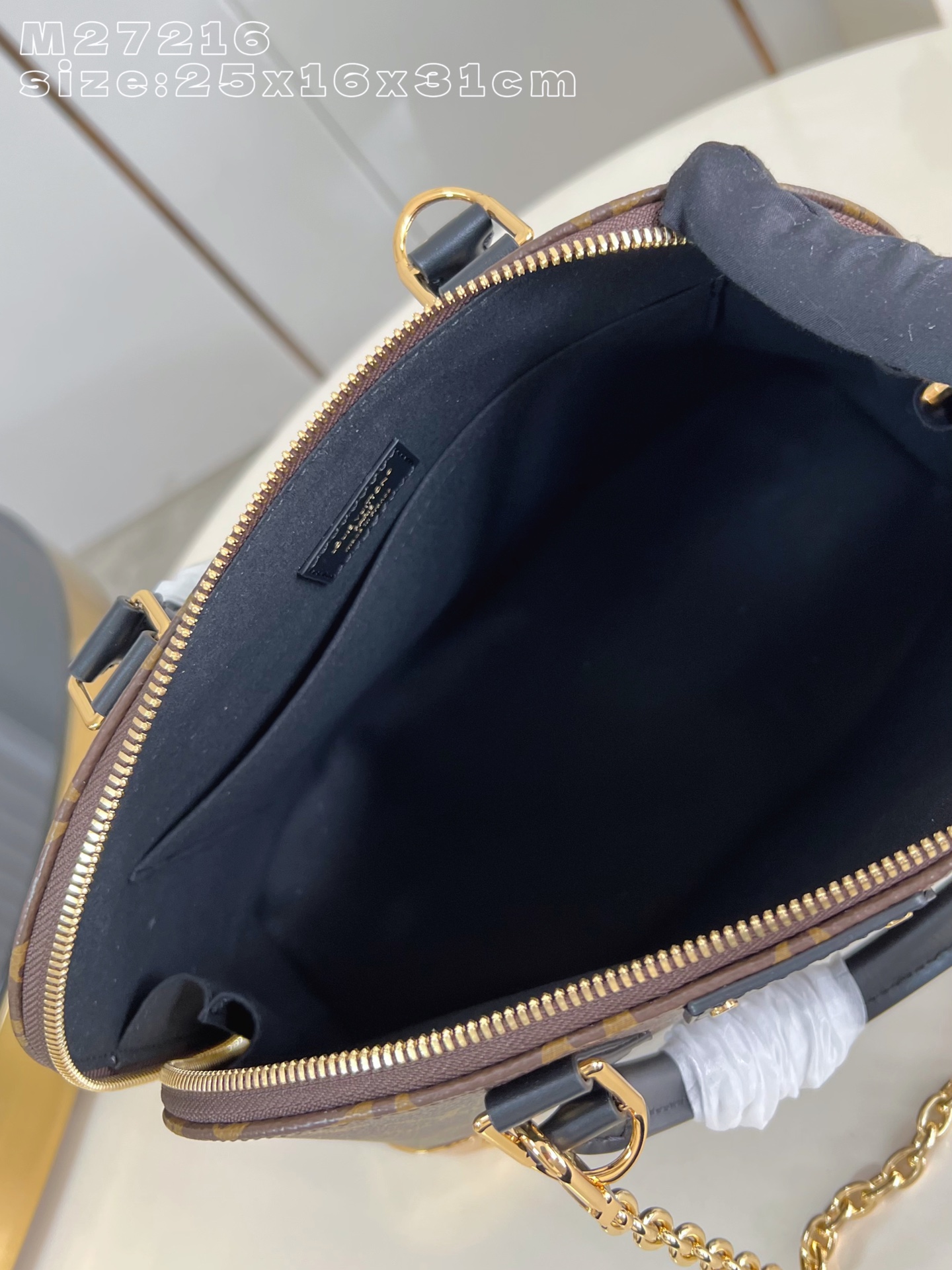 Louis Vuitton Basic Bag Cow Leather M-l