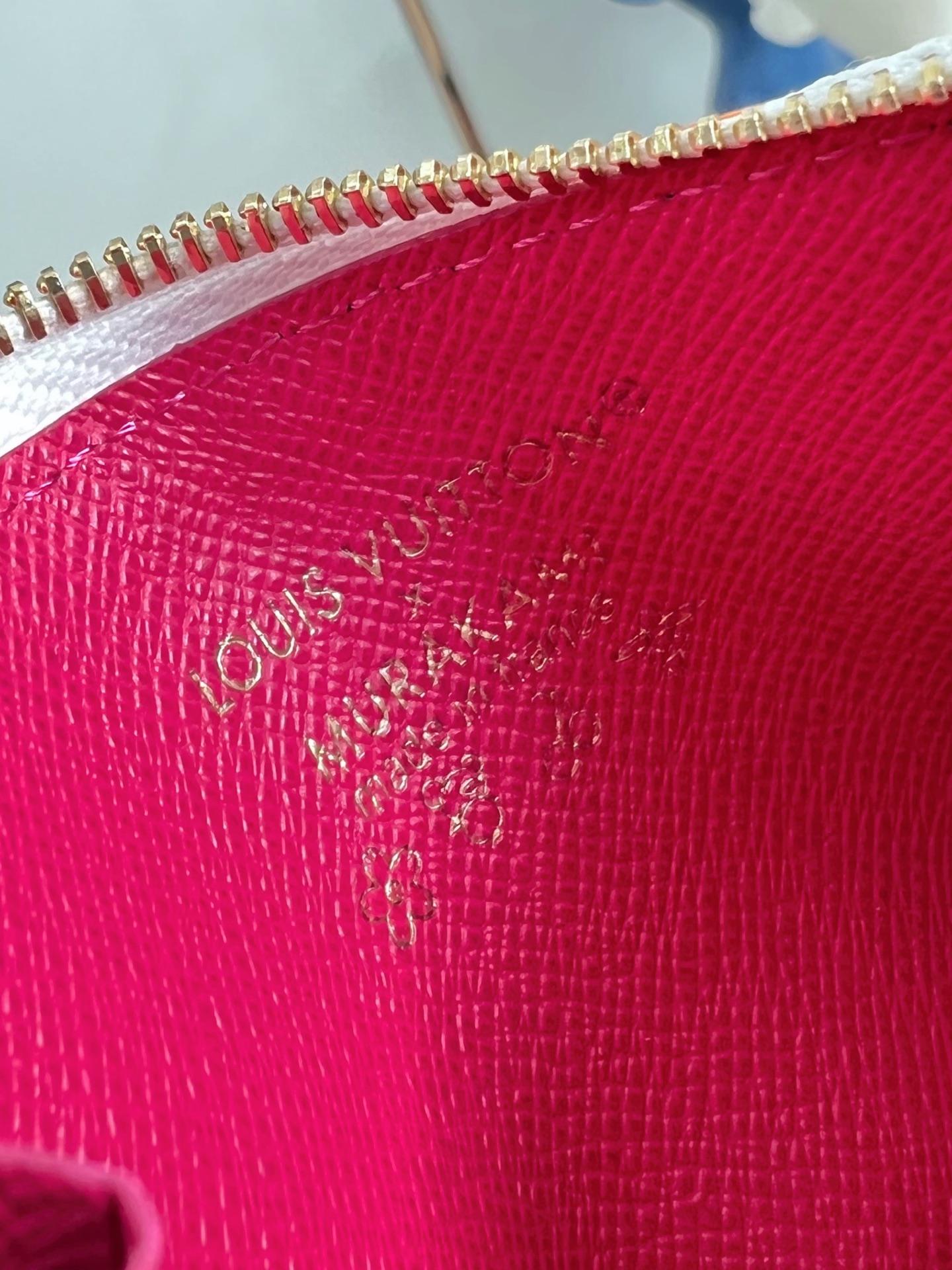 Louis Vuitton Basic Bag Canvas M