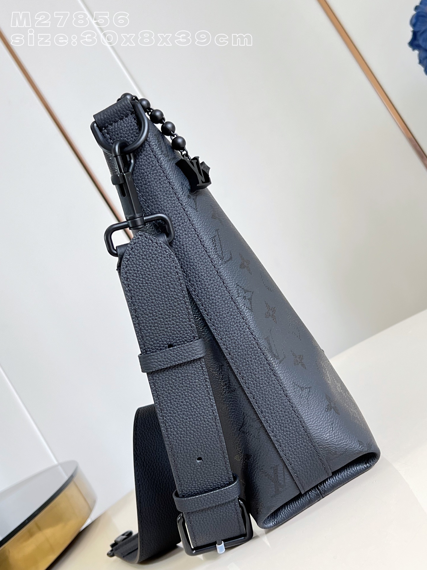 Louis Vuitton Basic Bag Cow Leather M