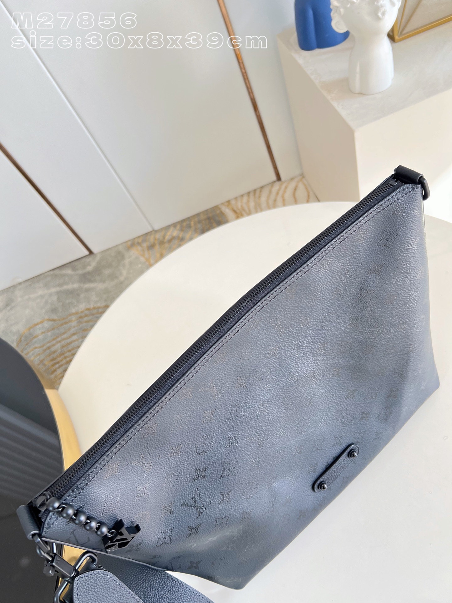 Louis Vuitton Basic Bag Cow Leather M