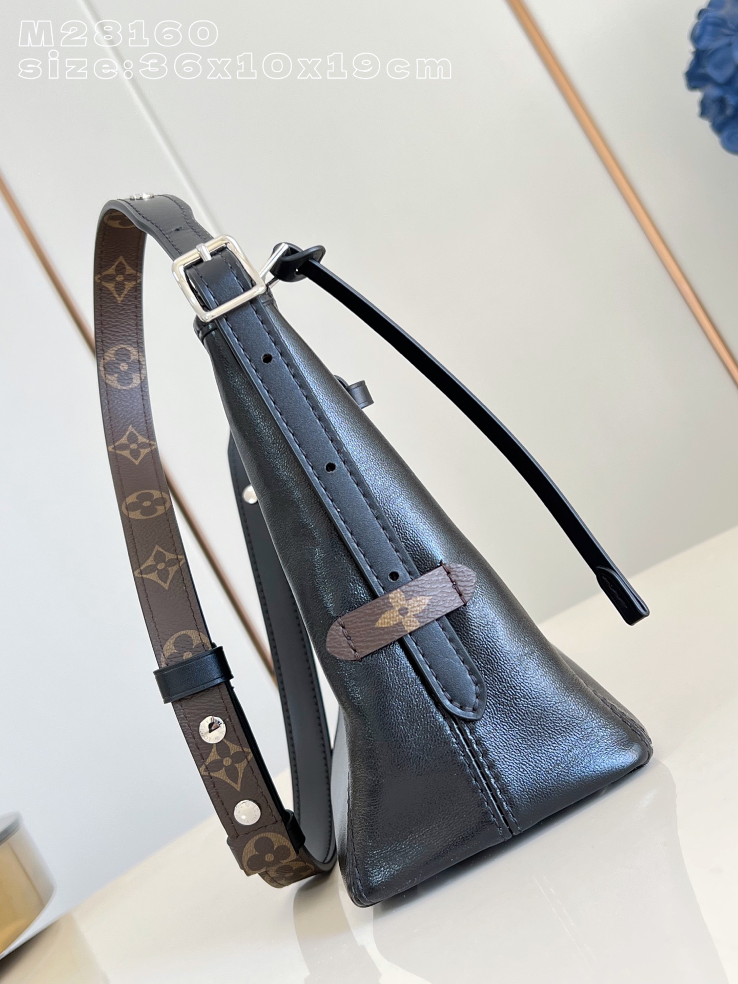 Louis Vuitton Basic Bag Sheepskin M-l-s