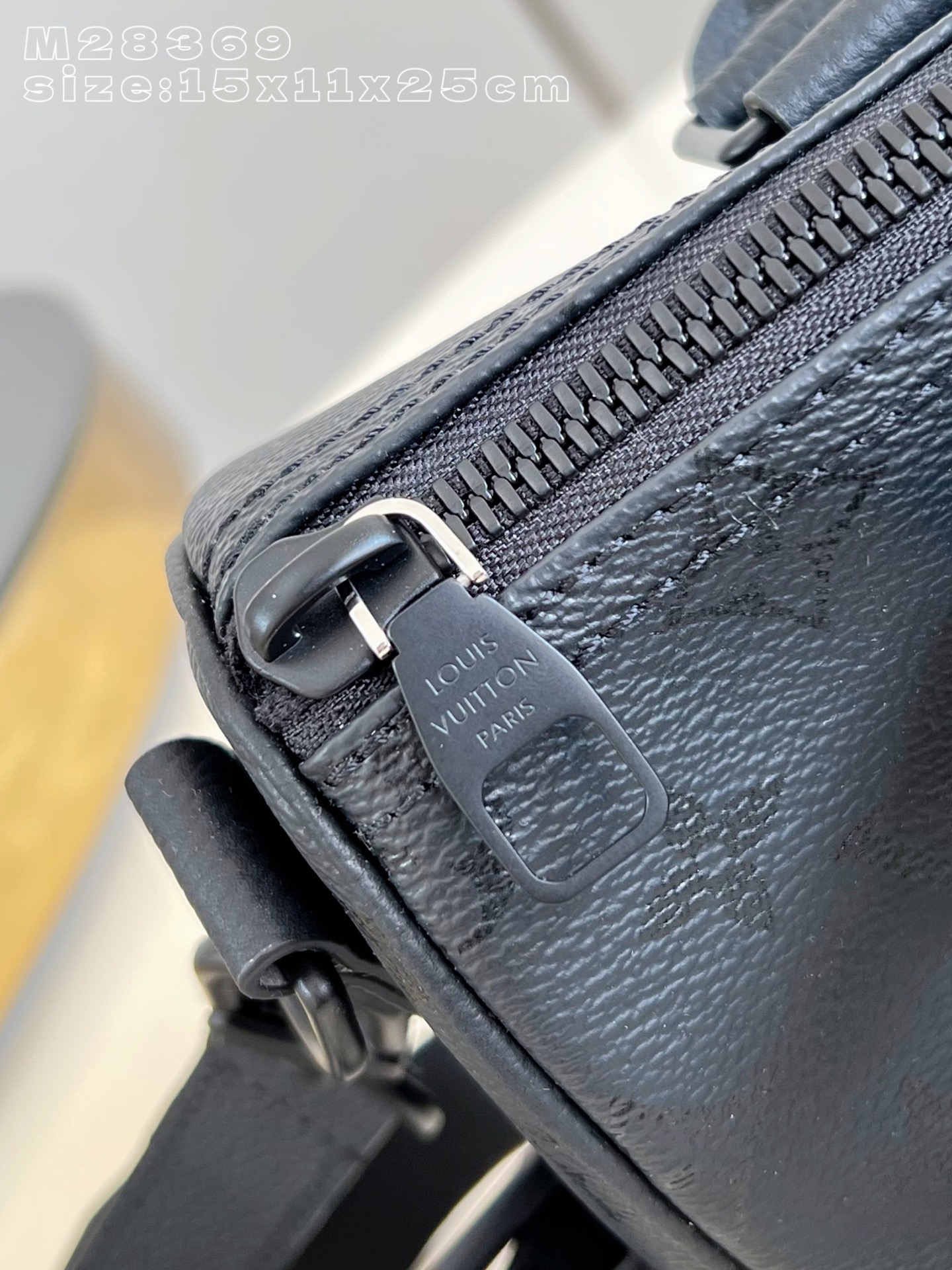 Louis Vuitton Basic Bag Canvas M-l