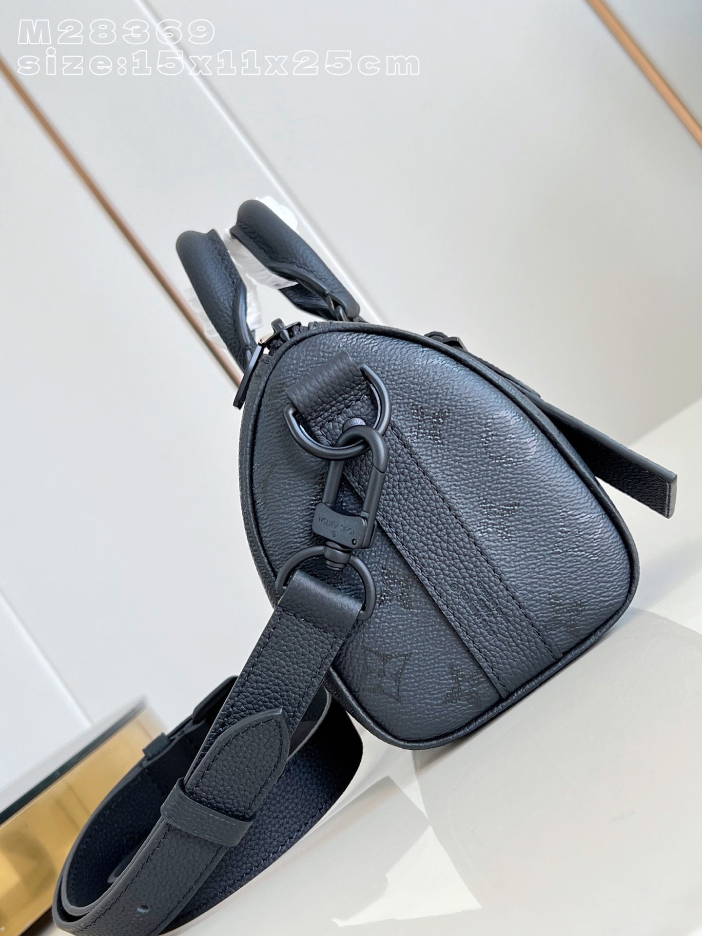 Louis Vuitton Basic Bag Canvas M-l