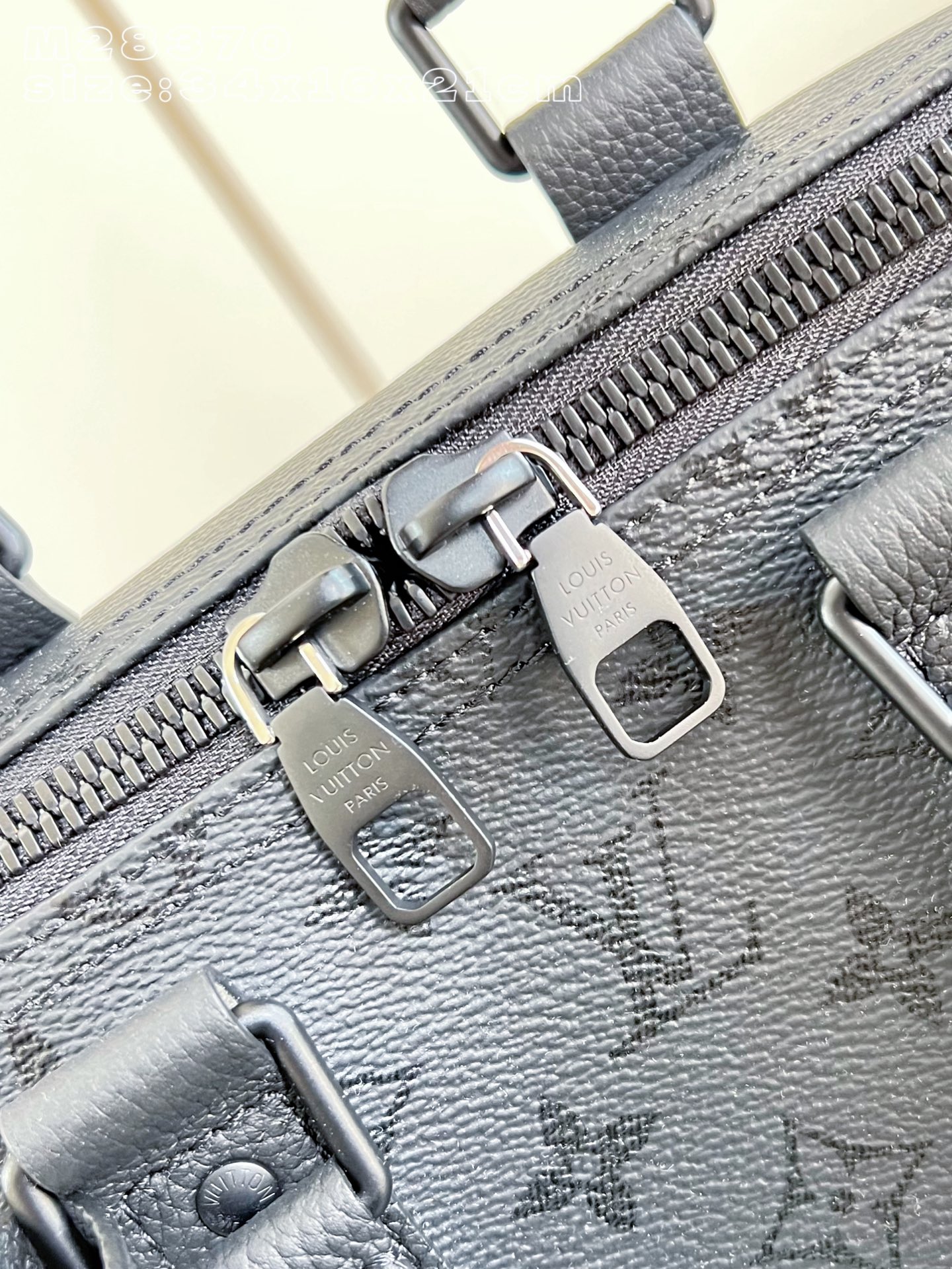 Louis Vuitton Basic Bag Canvas M-l