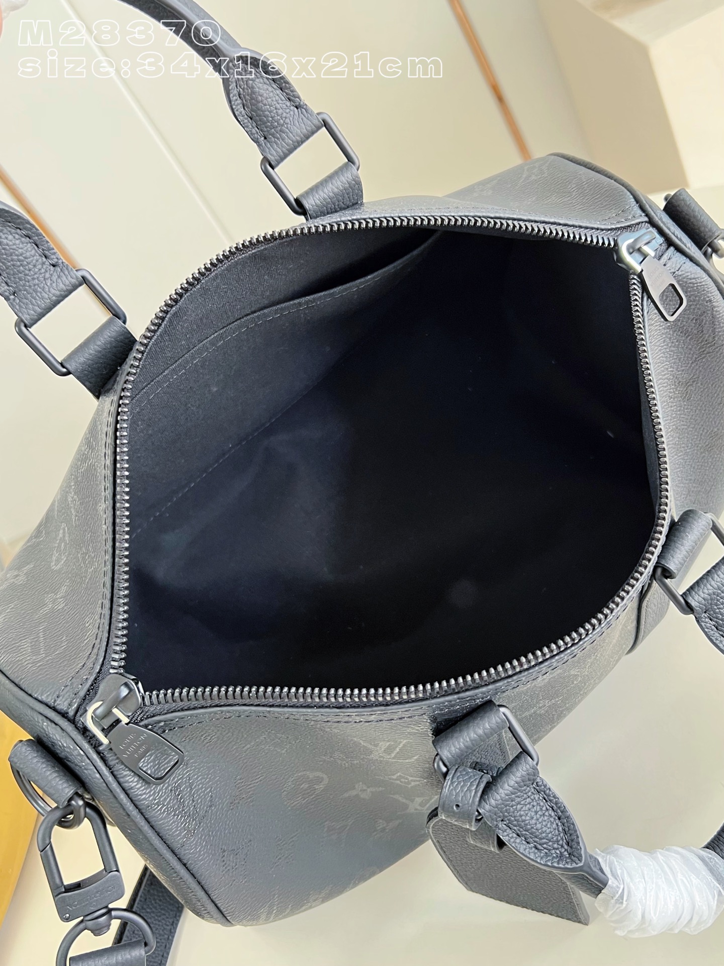 Louis Vuitton Basic Bag Canvas M-l