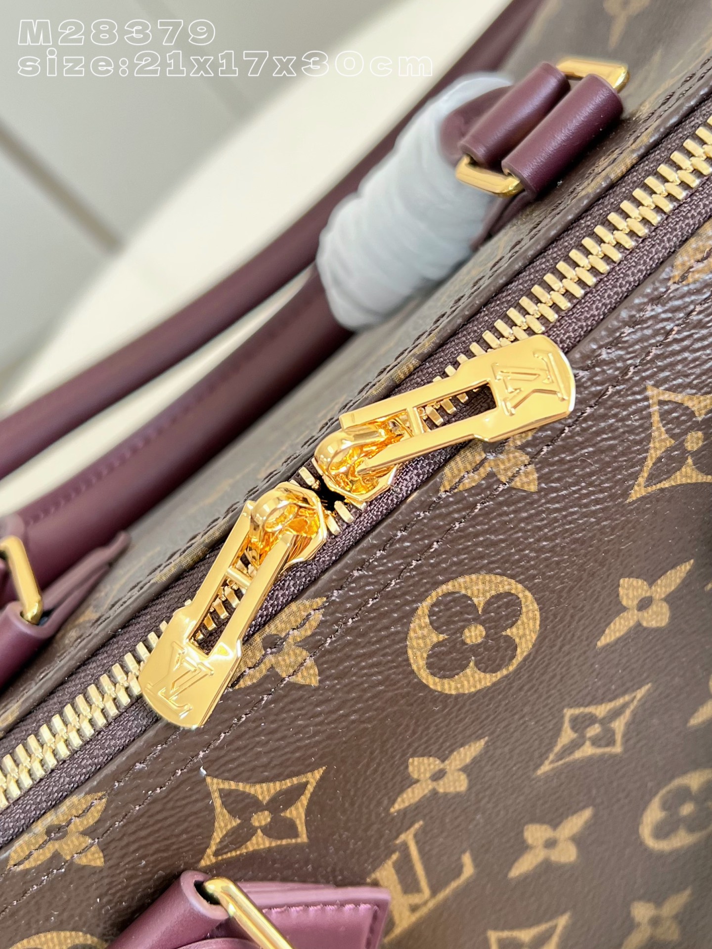 Louis Vuitton Basic Bag Cow Leather M-s