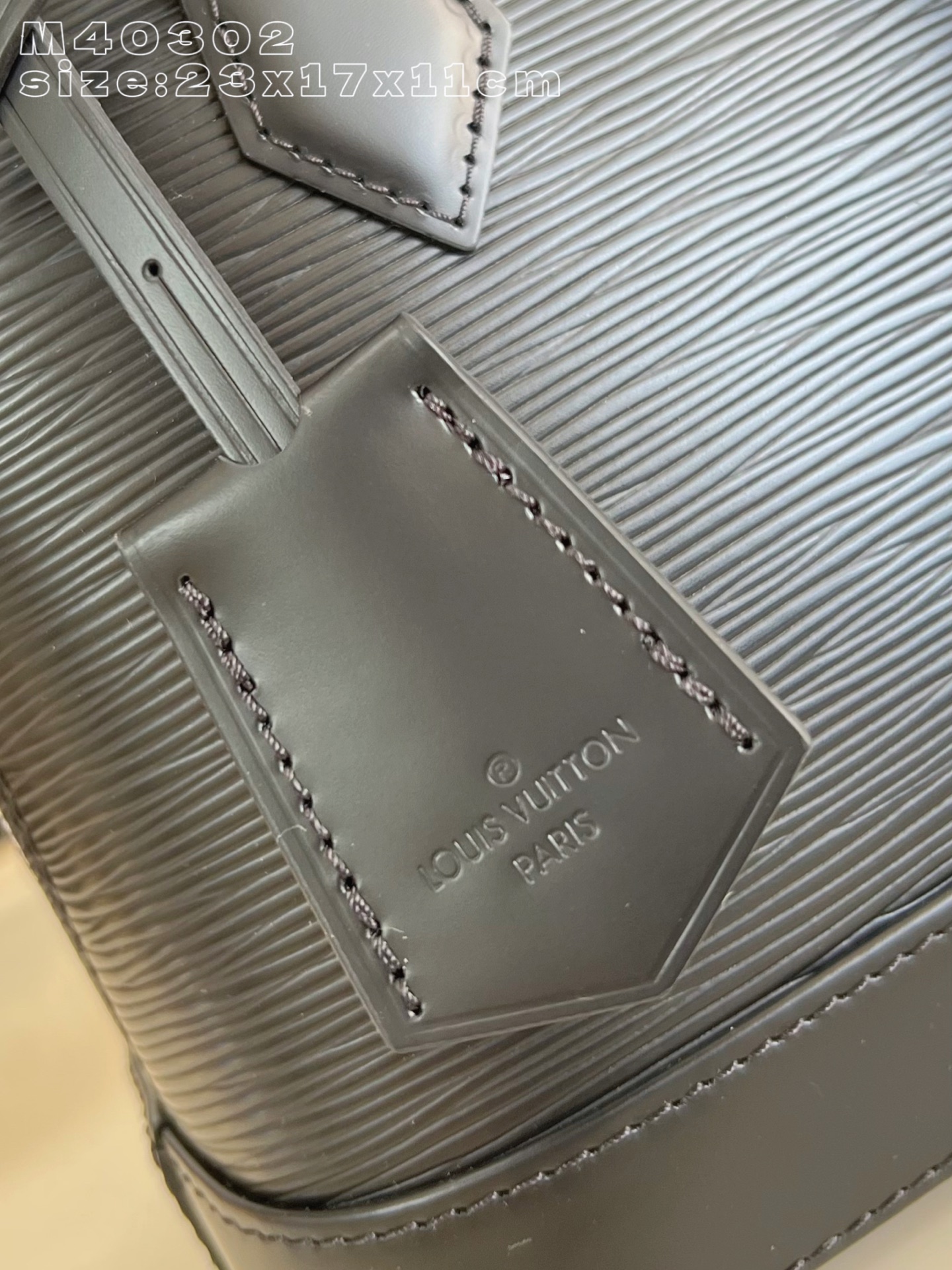 Louis Vuitton Basic Bag M-l